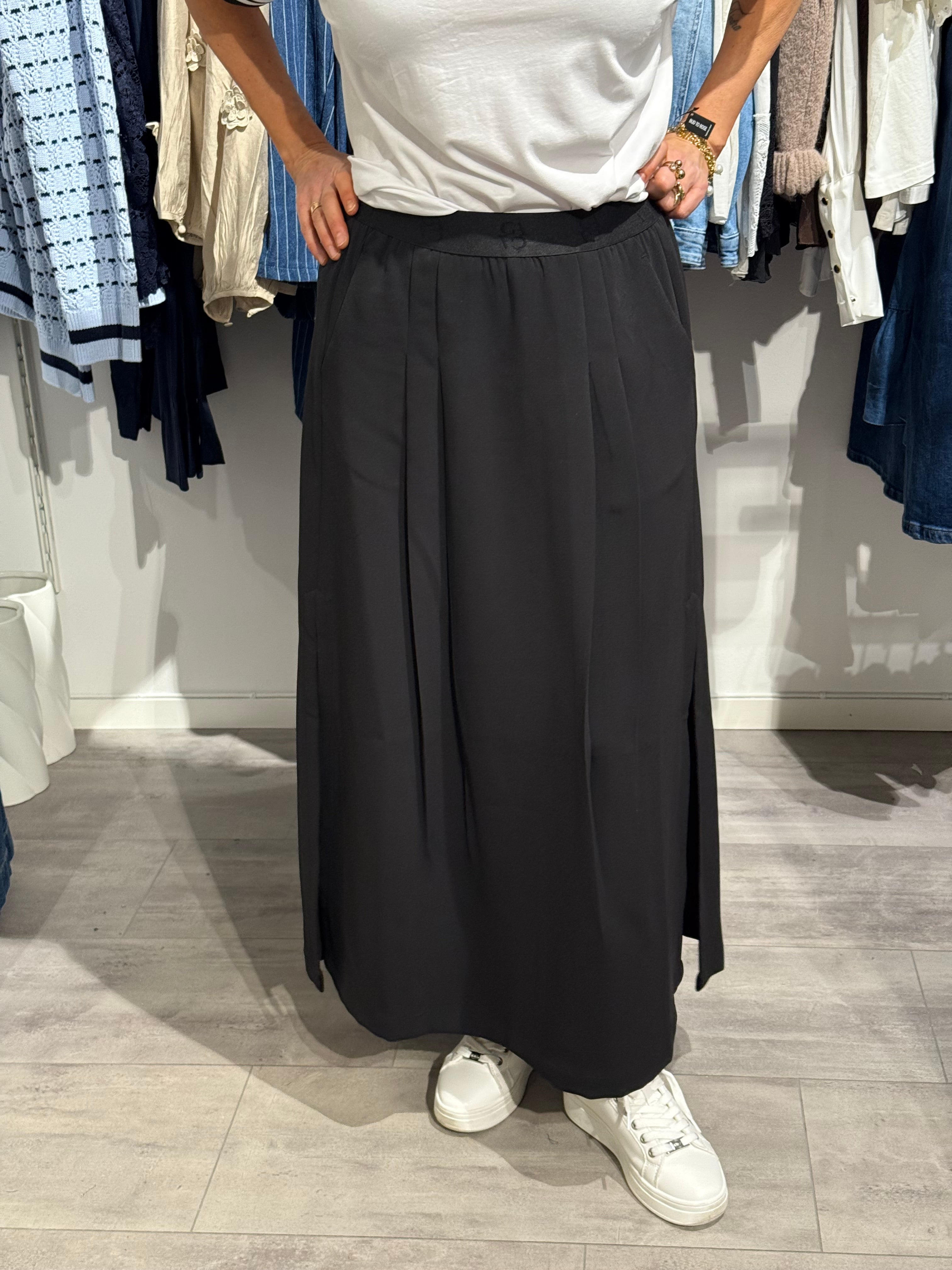 Gozelinago Skirt - black