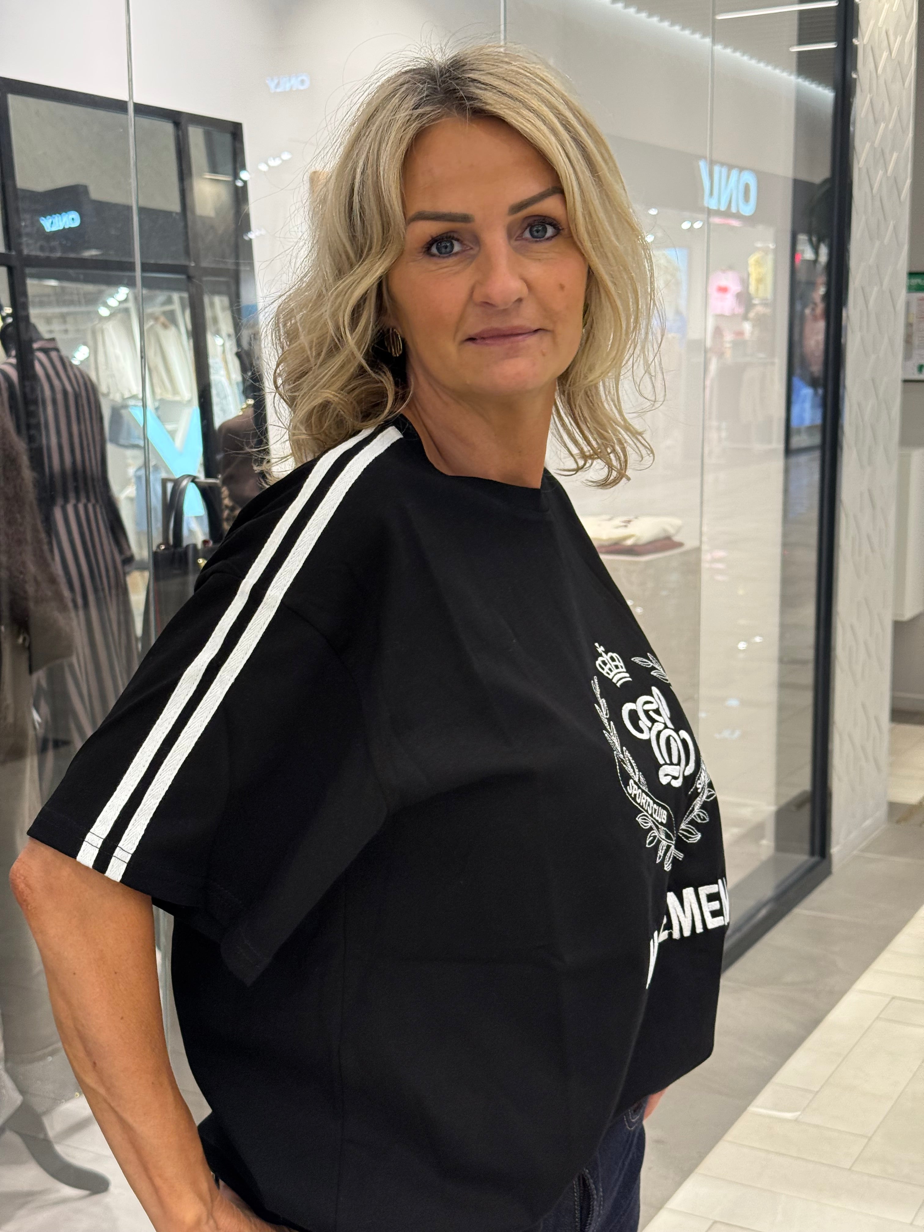 T-shirt MOVEMENT-svart