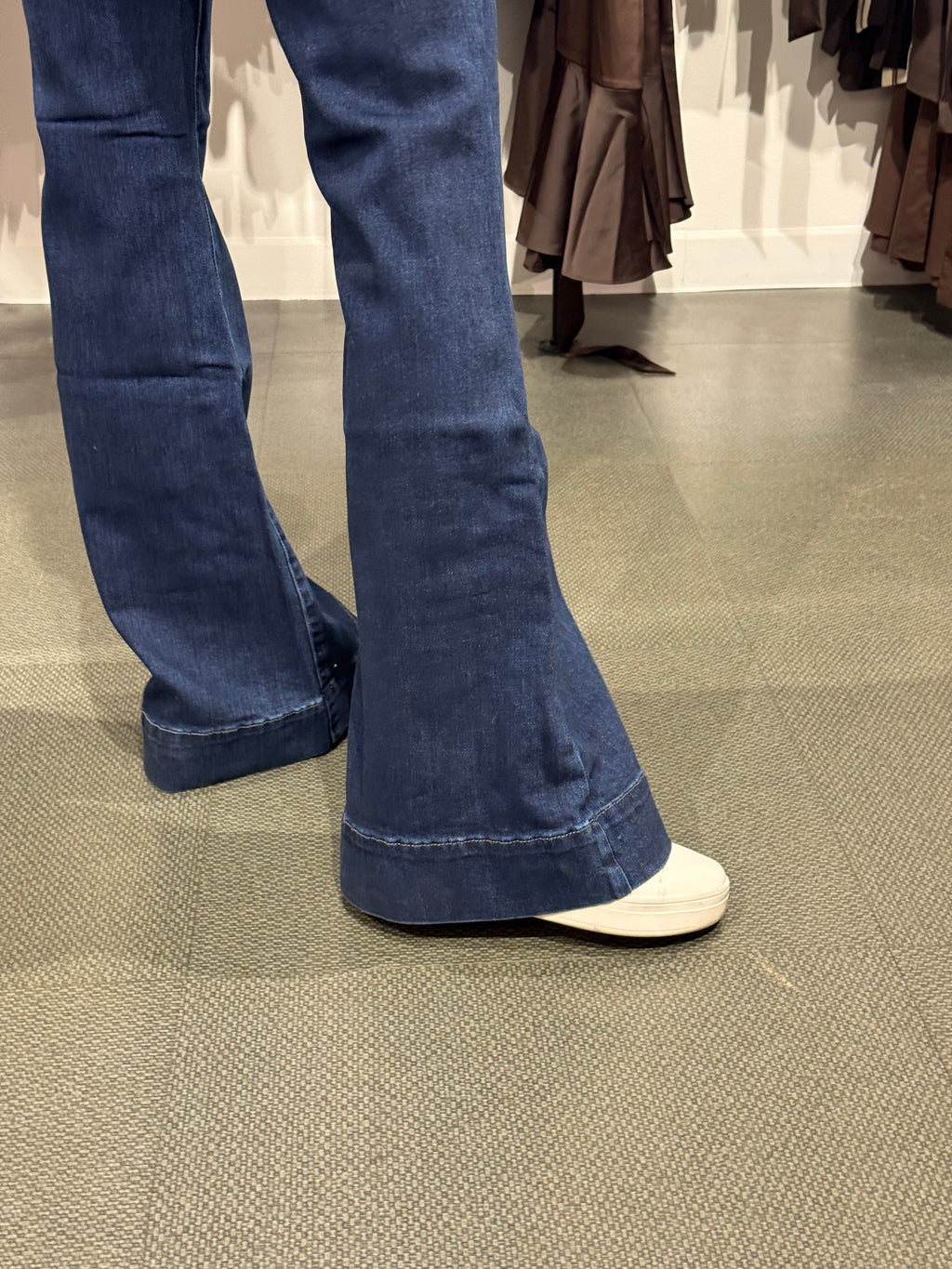TOXIK WIDE FLARE - MEDIUM WASH