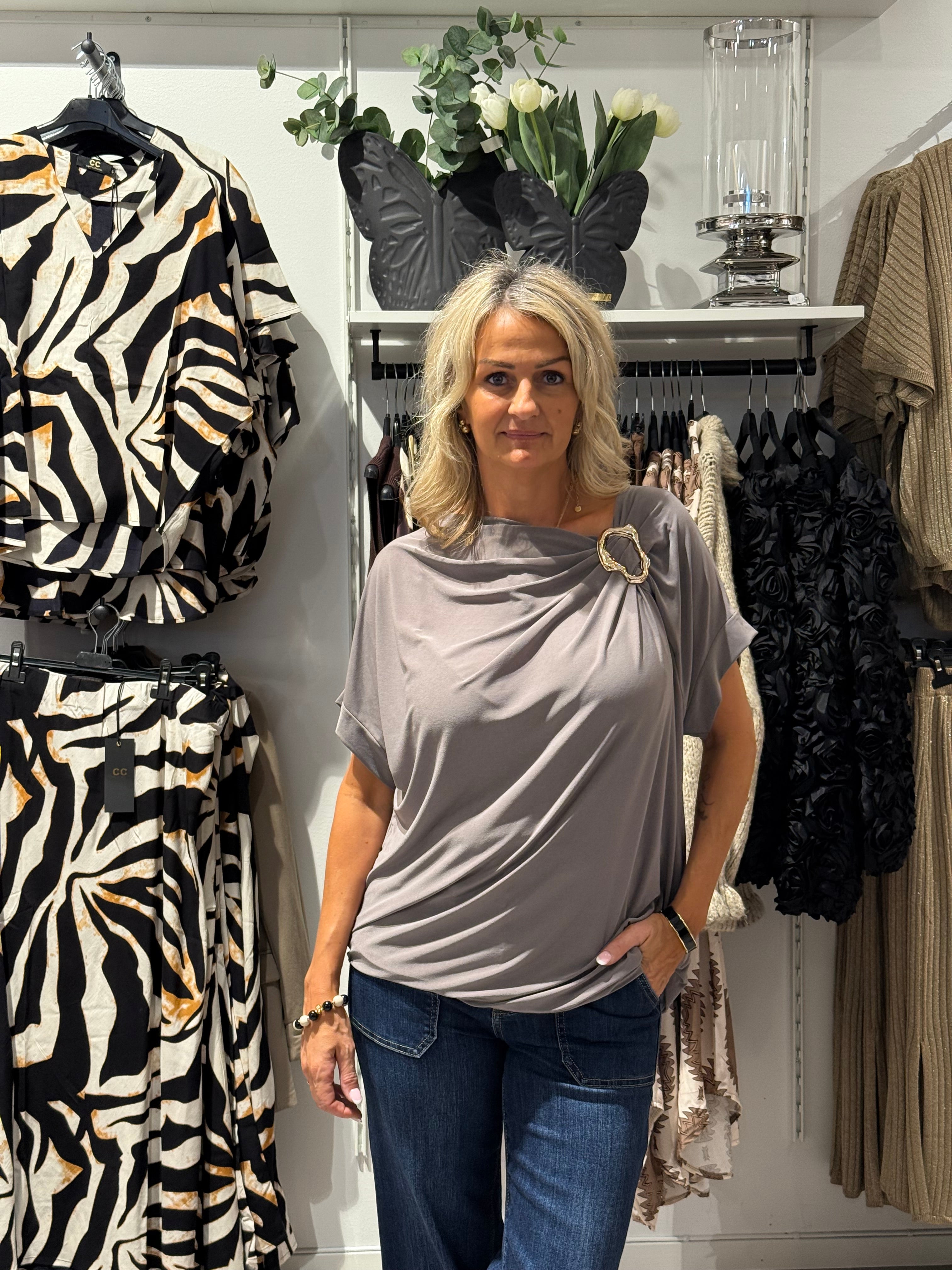 Top with gold jewelry Taupe