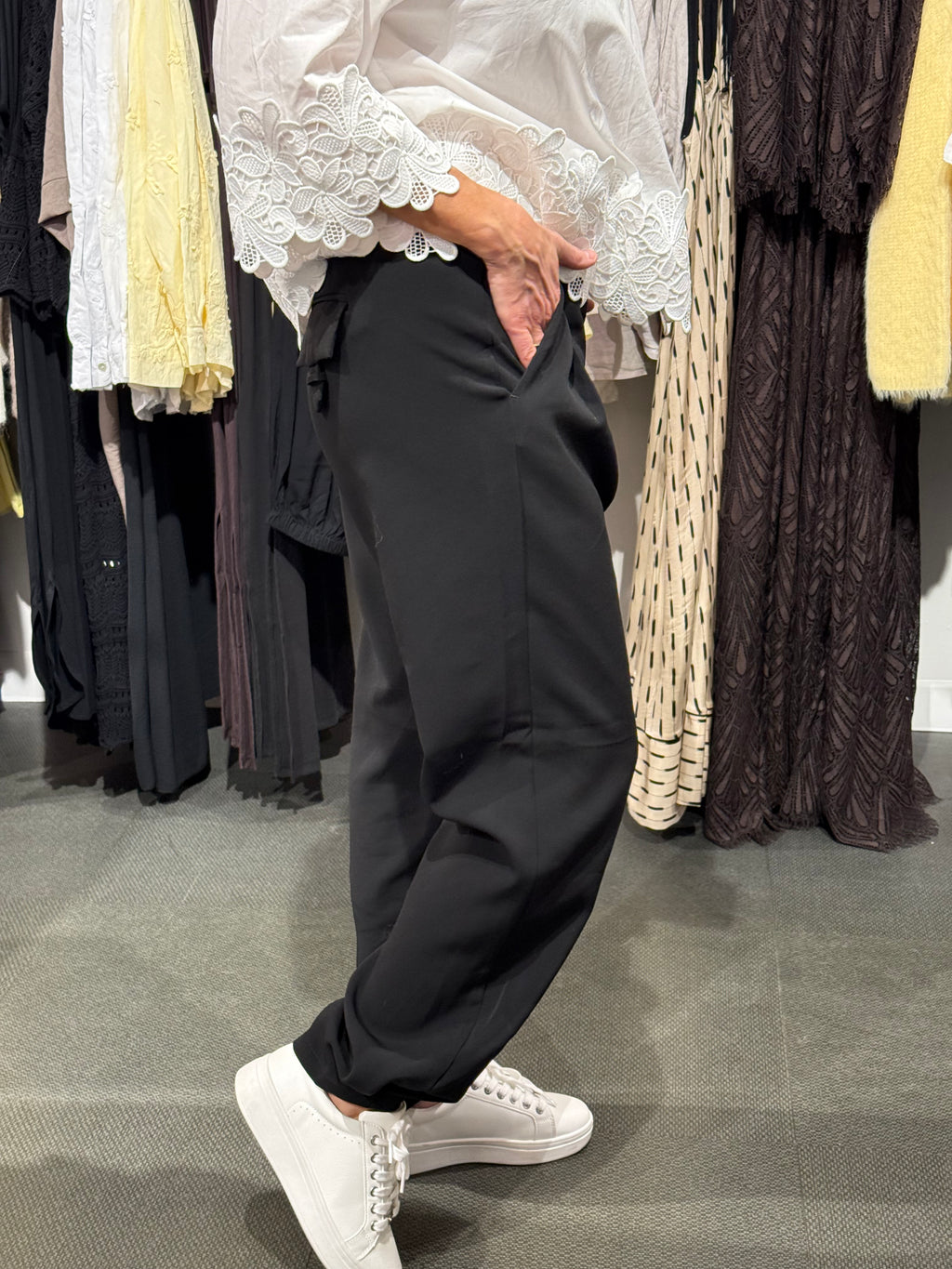 AtalieGO pants black