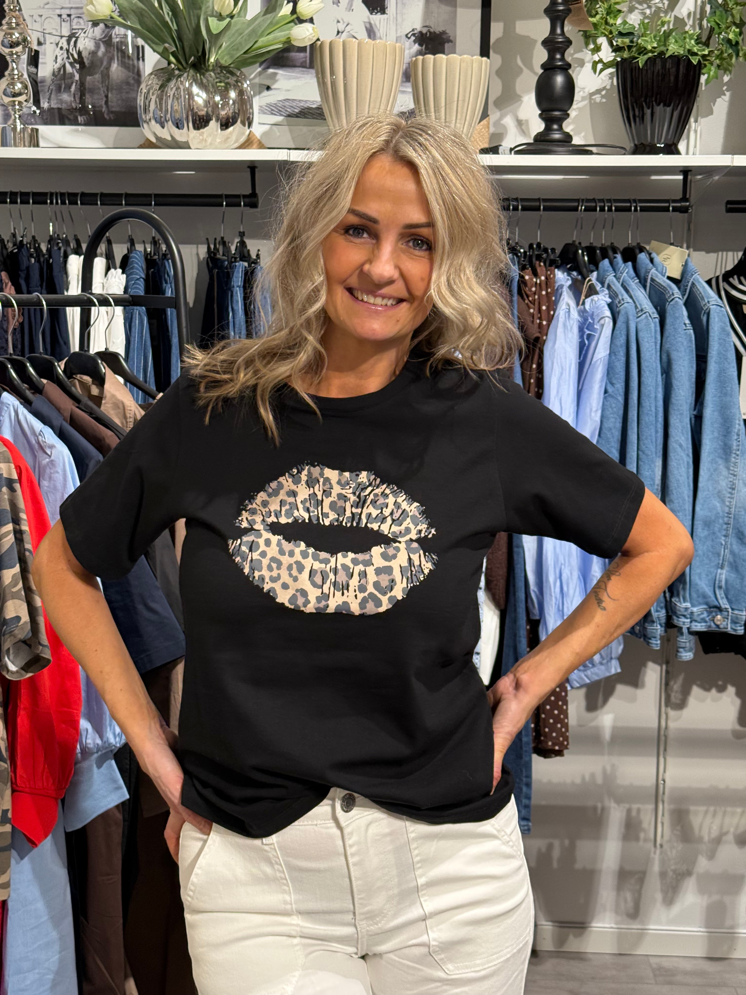 CUnuga Gith T-Shirt - Black - Black