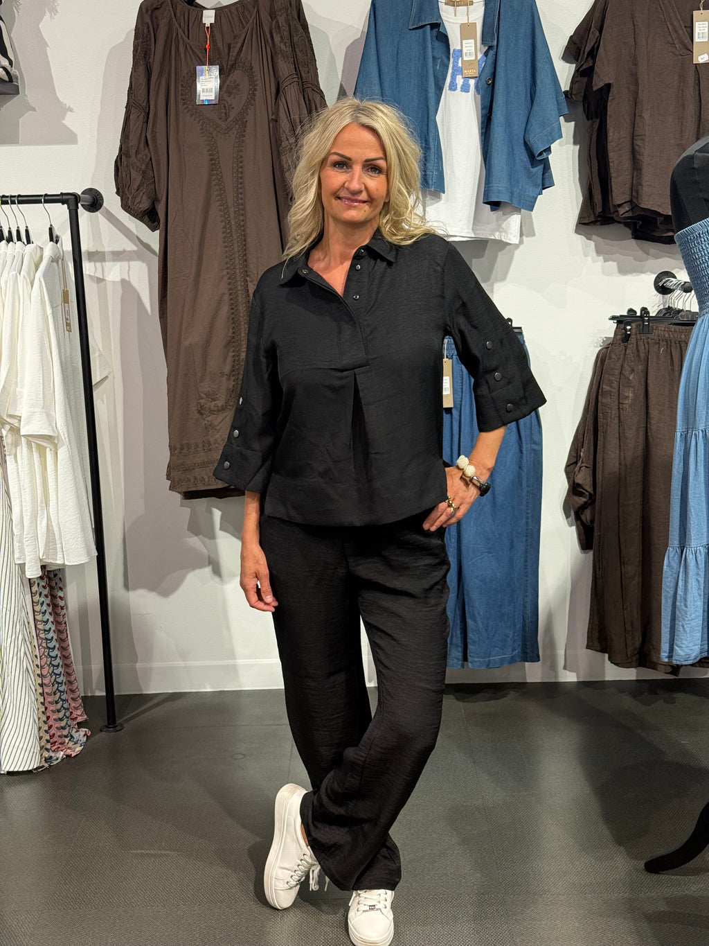 CHARISSA topp svart