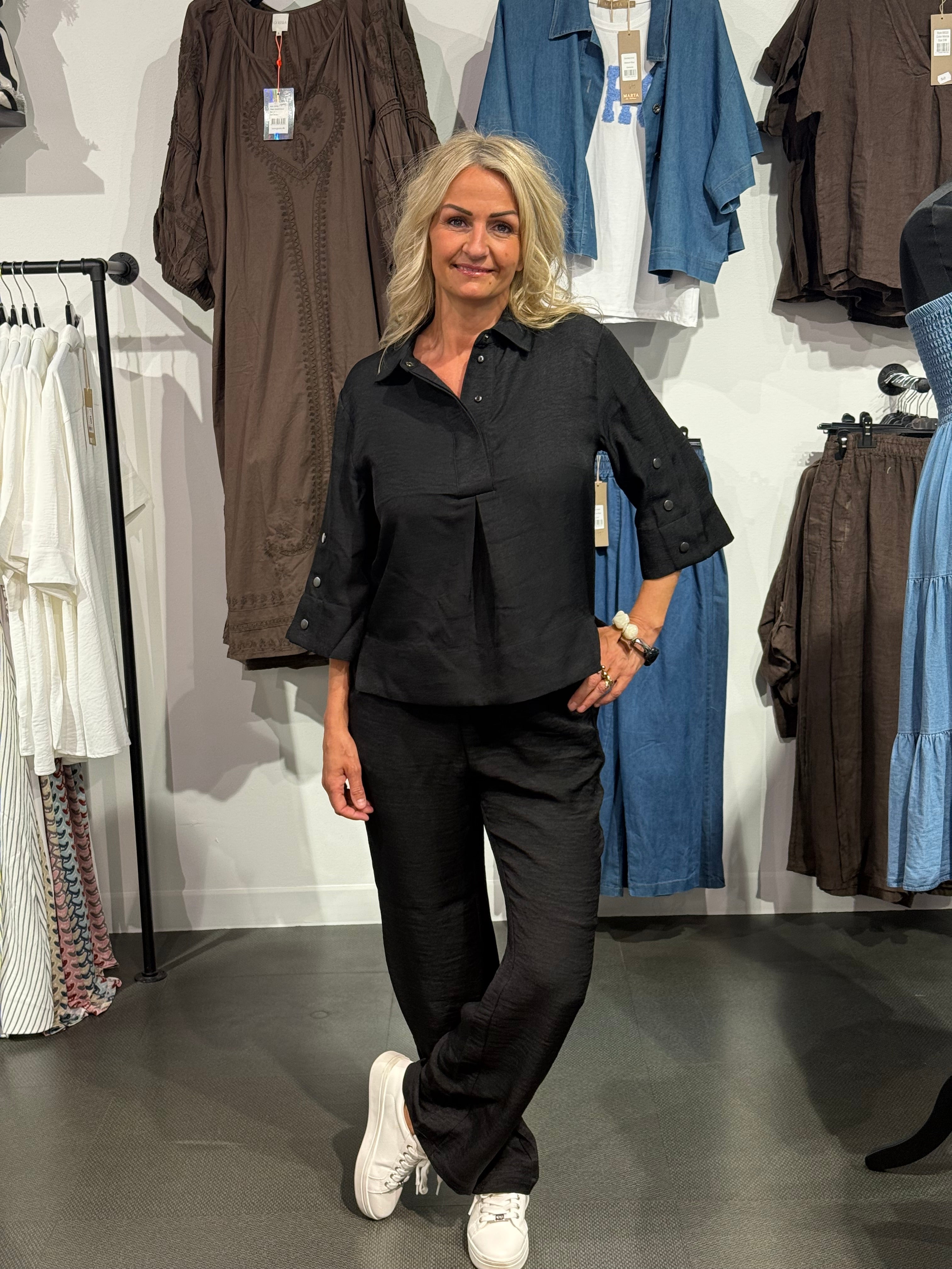 CHARISSA topp svart