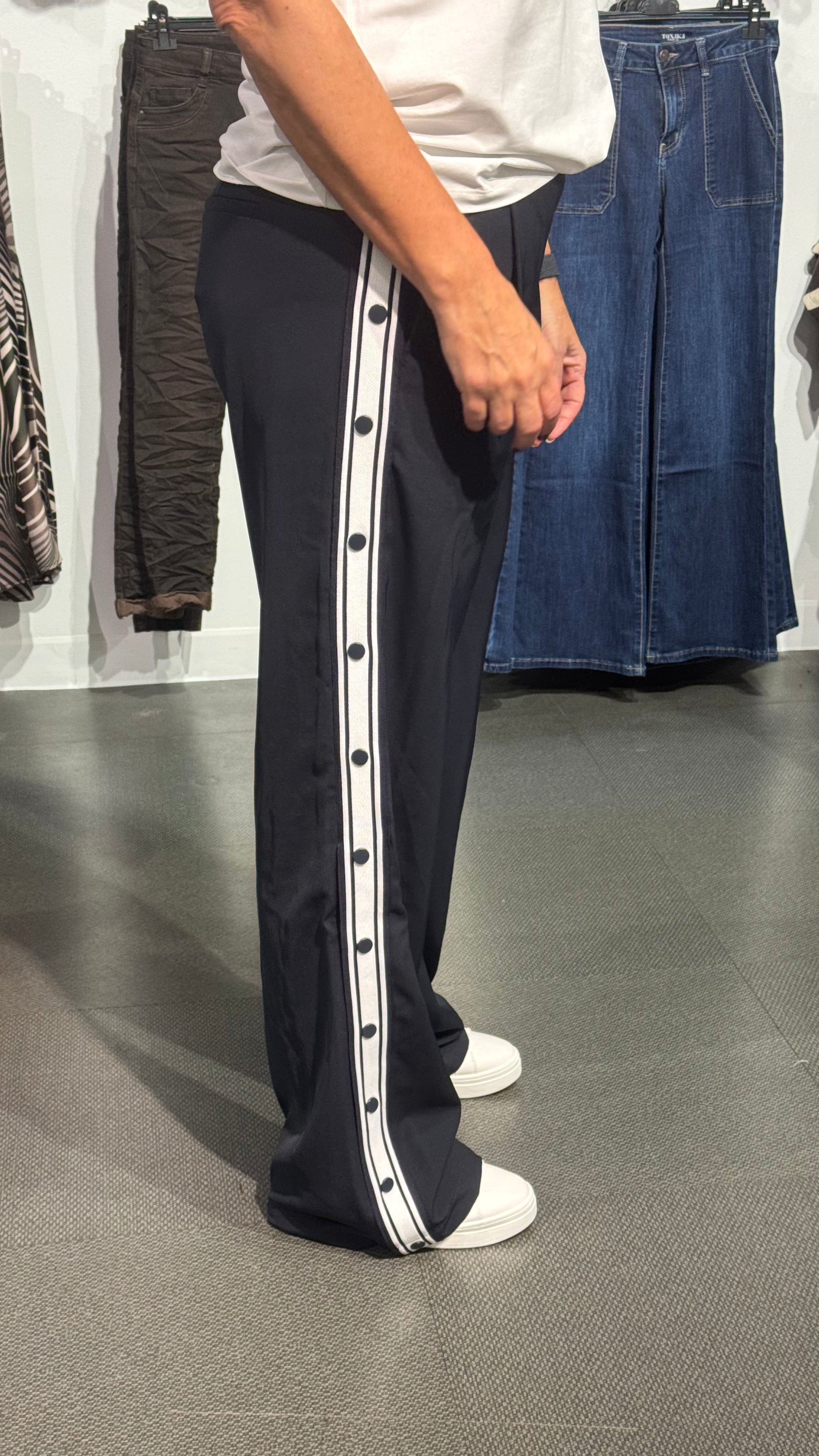 Cc logo pant button