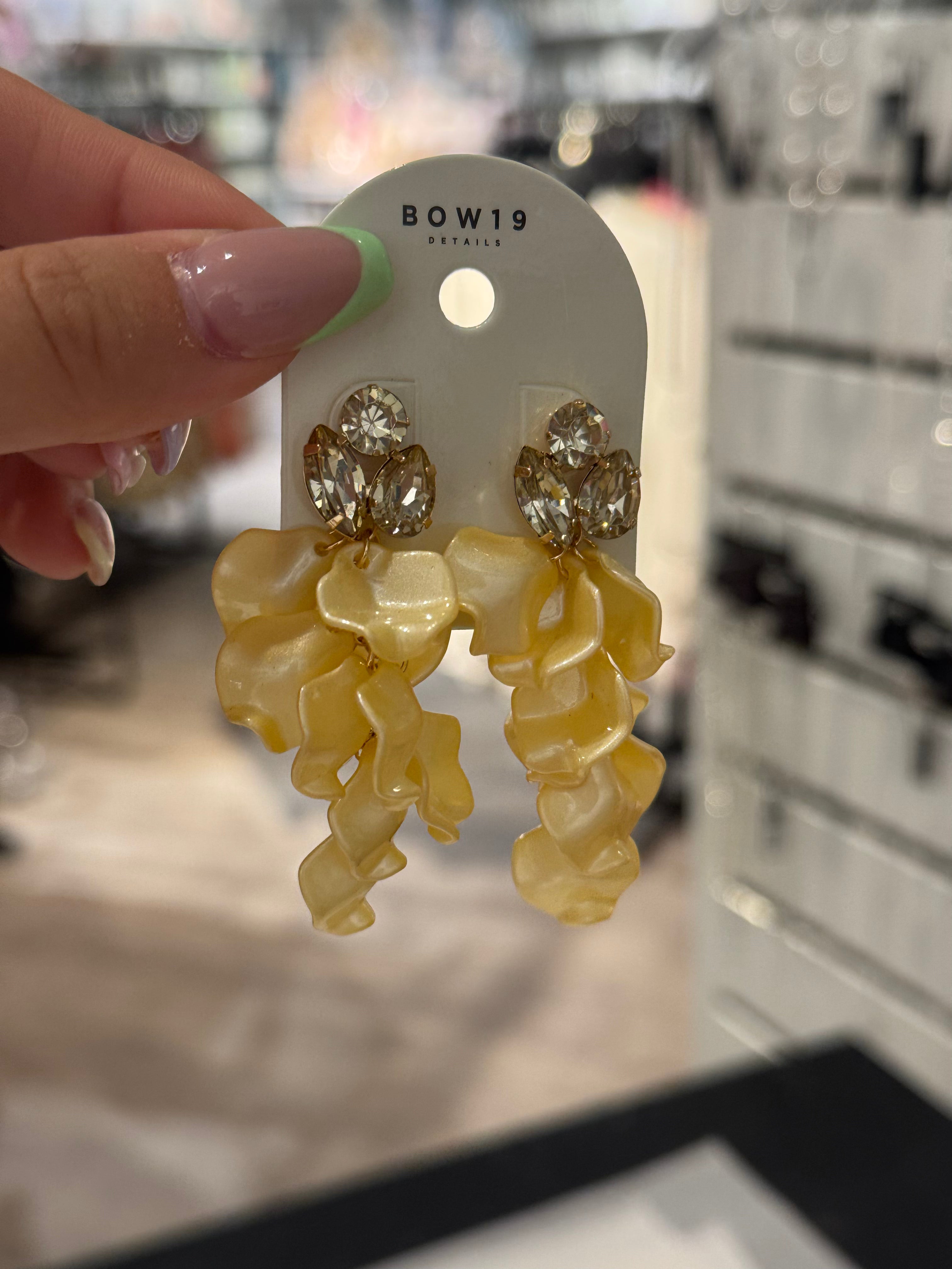 Leaf stone earrings yellow