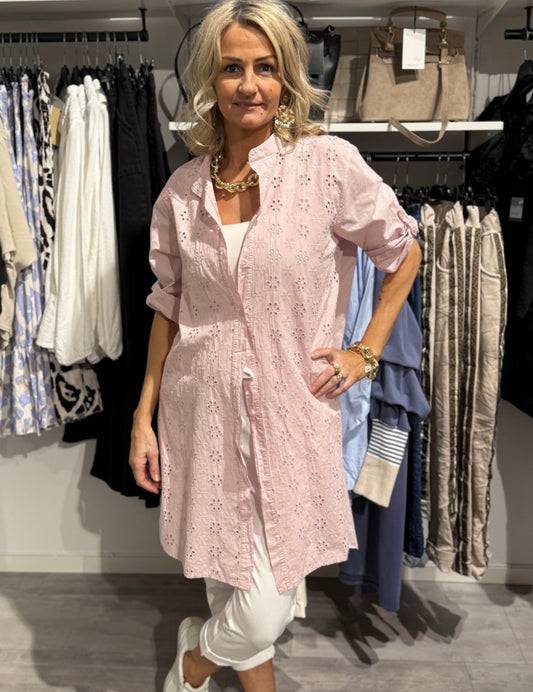Broderad långskjorta rosa