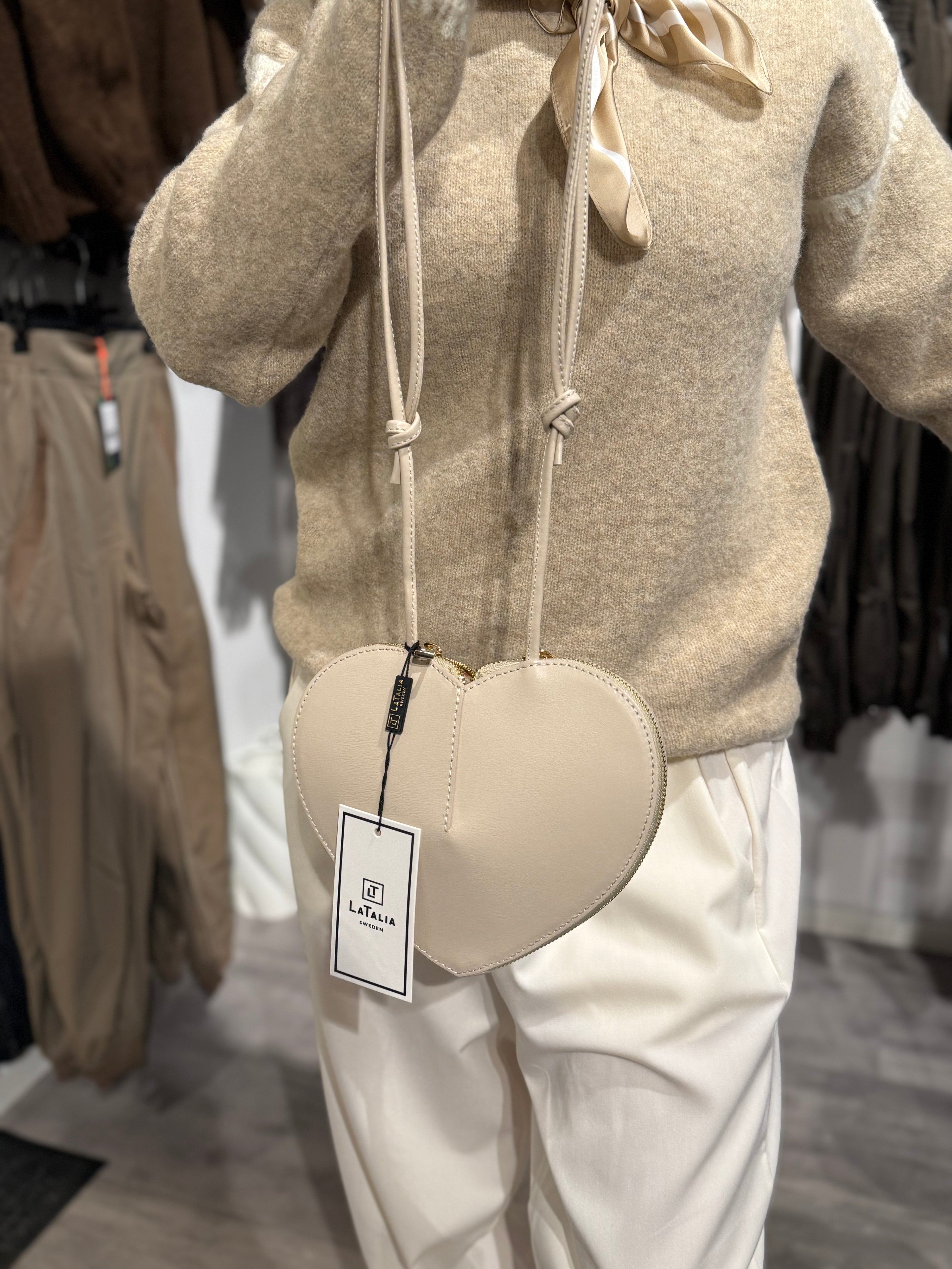 Hjärt väska beige