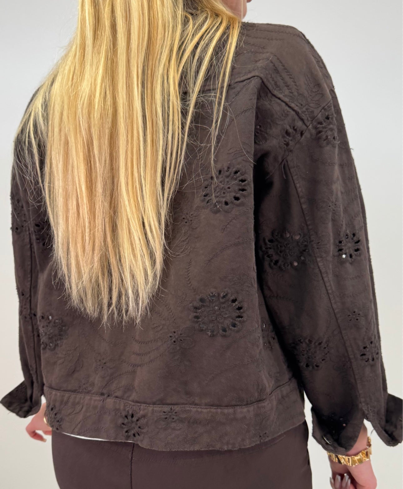 Broderad blommönstrad jacka brun