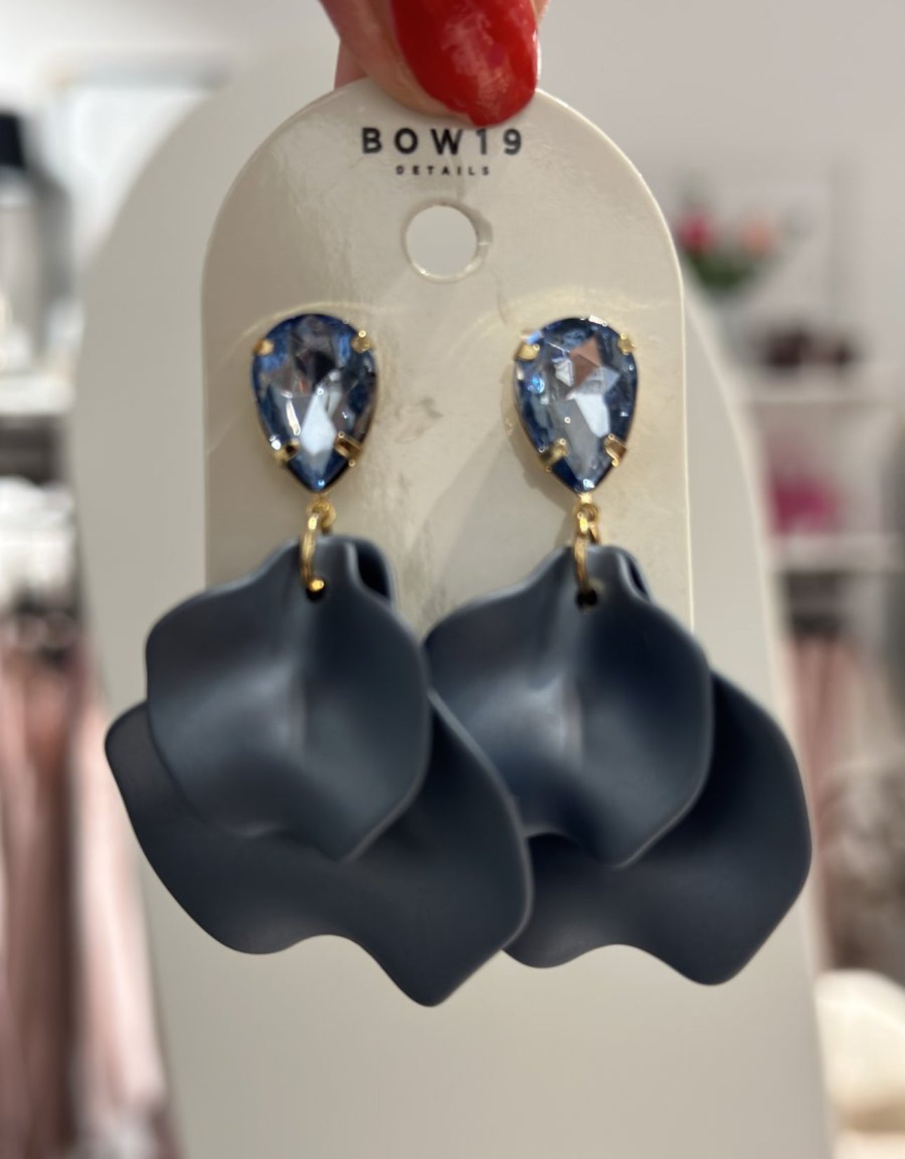 Leaf earrings pearl blue, stone small
