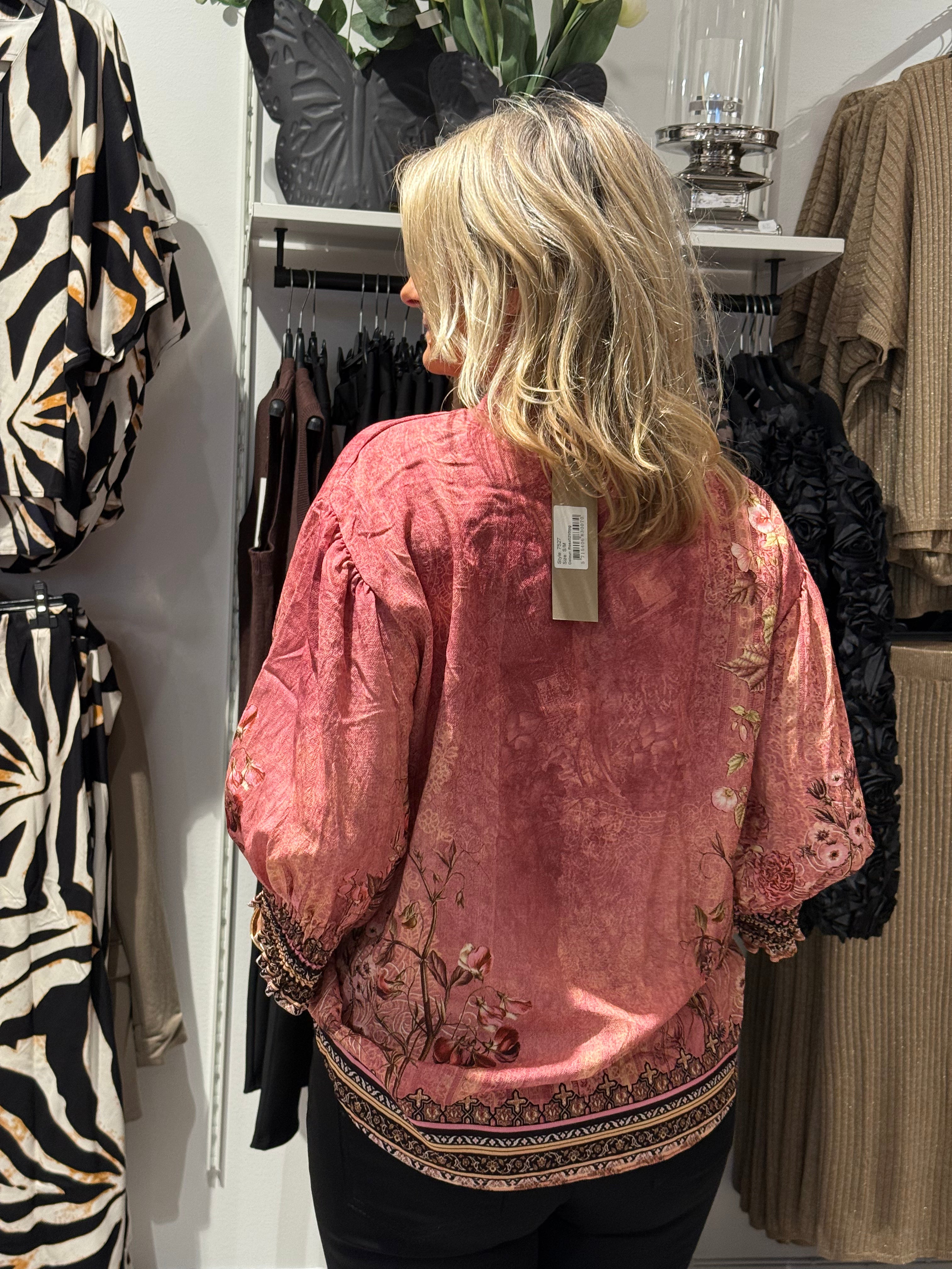 Nero blus rosa