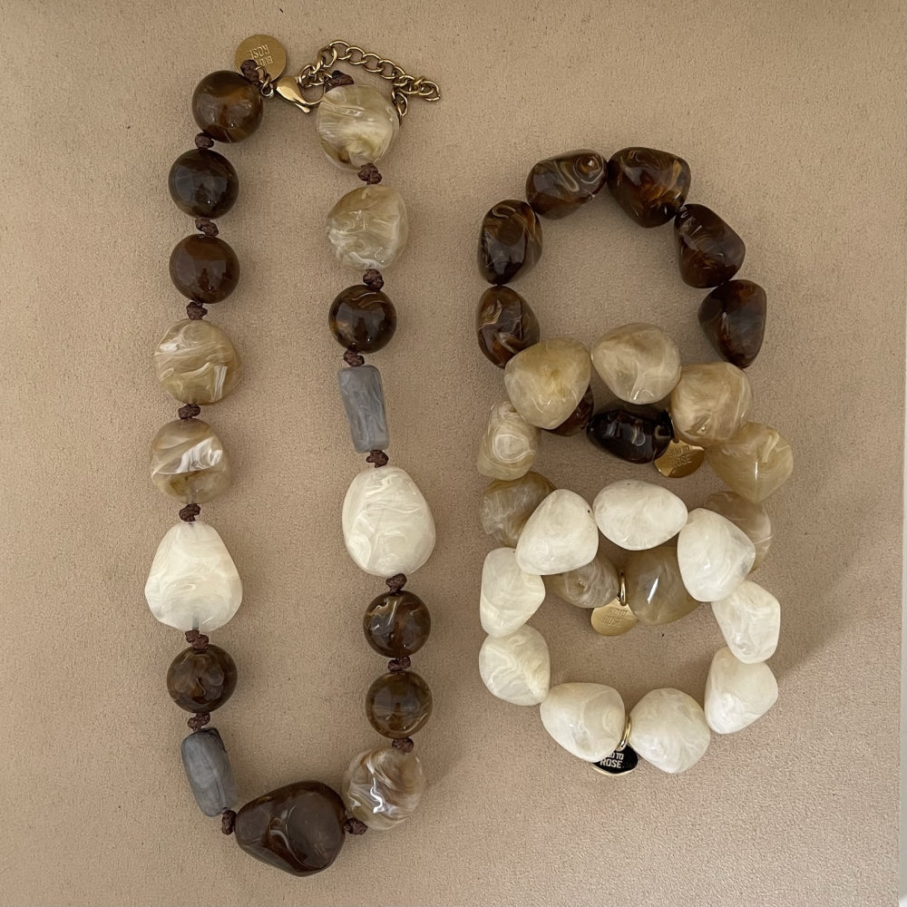 MOLTO RESIN NECKLACE SAND