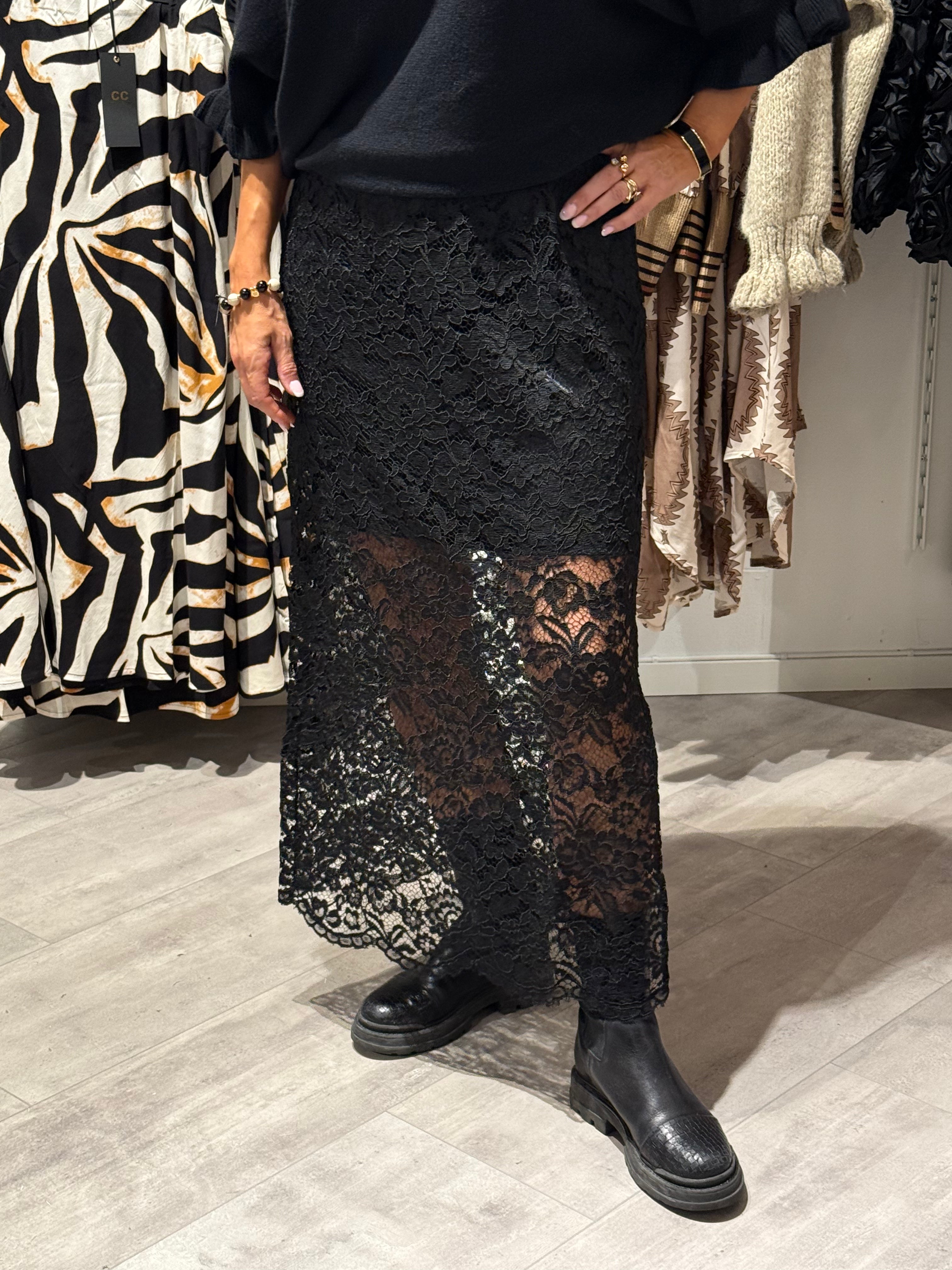 SHIRLEY LACE SKIRT BLACK