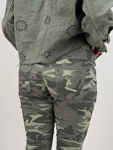 Mirakelbyxa camo grön