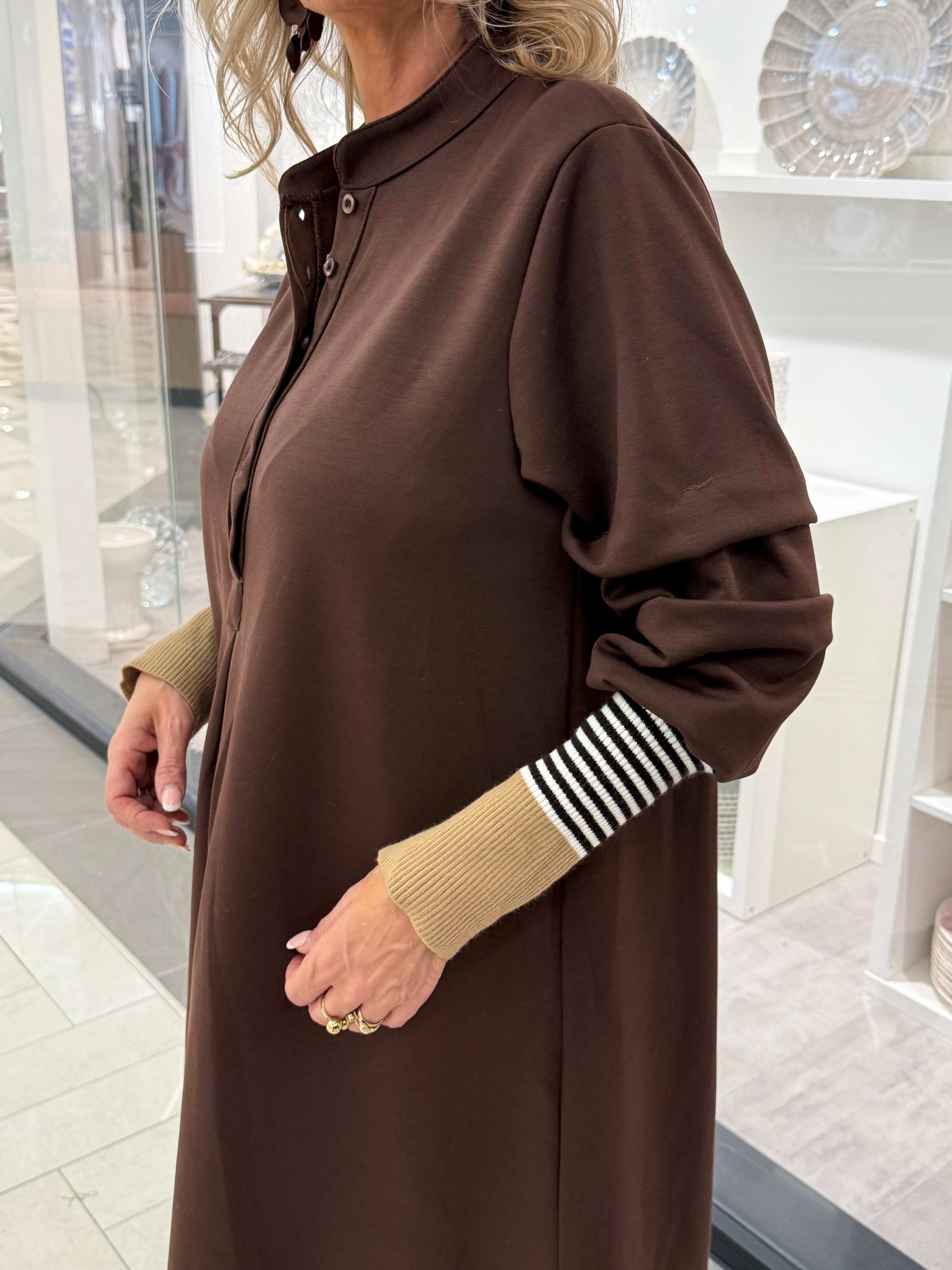 KLÄNNING CYBELE - BROWN