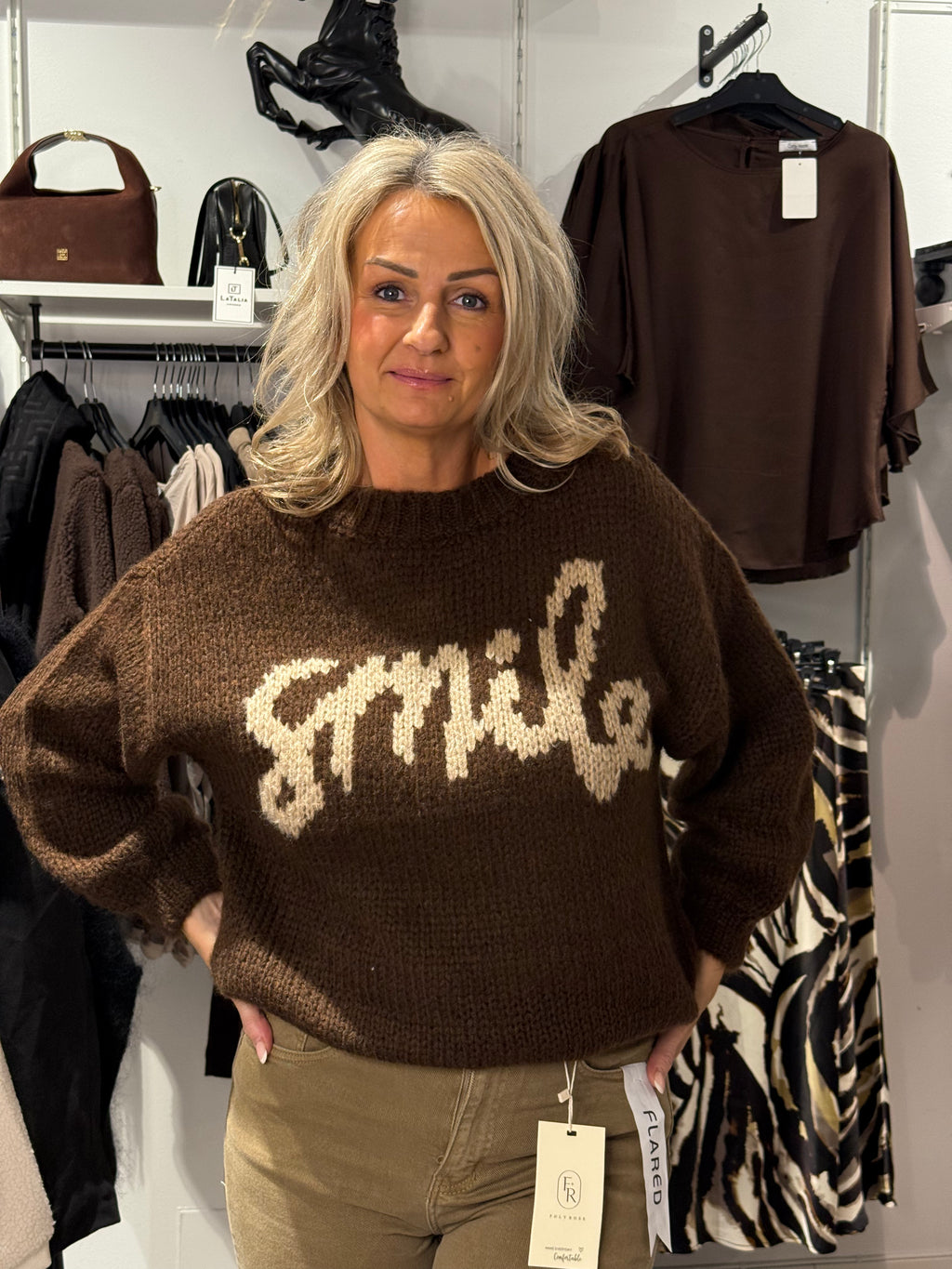 KNITTED SWEATER - SMILE BROWN
