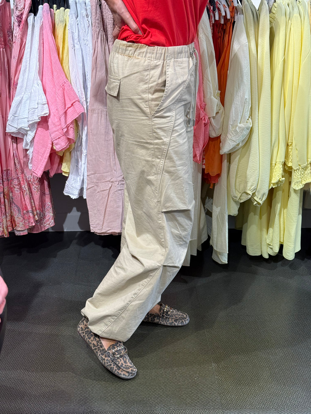 Carrie cargo pants- beige
