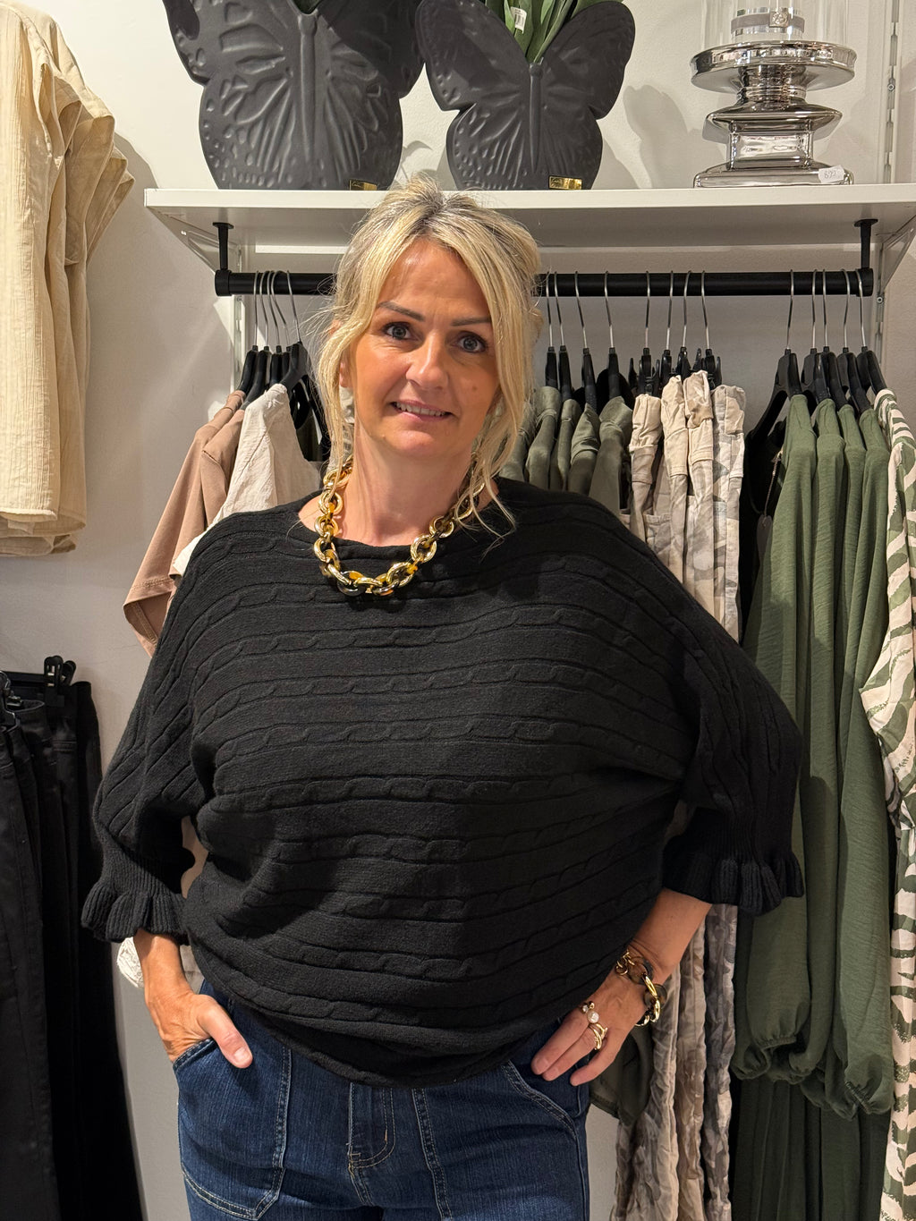 Malva kabelstickad svart
