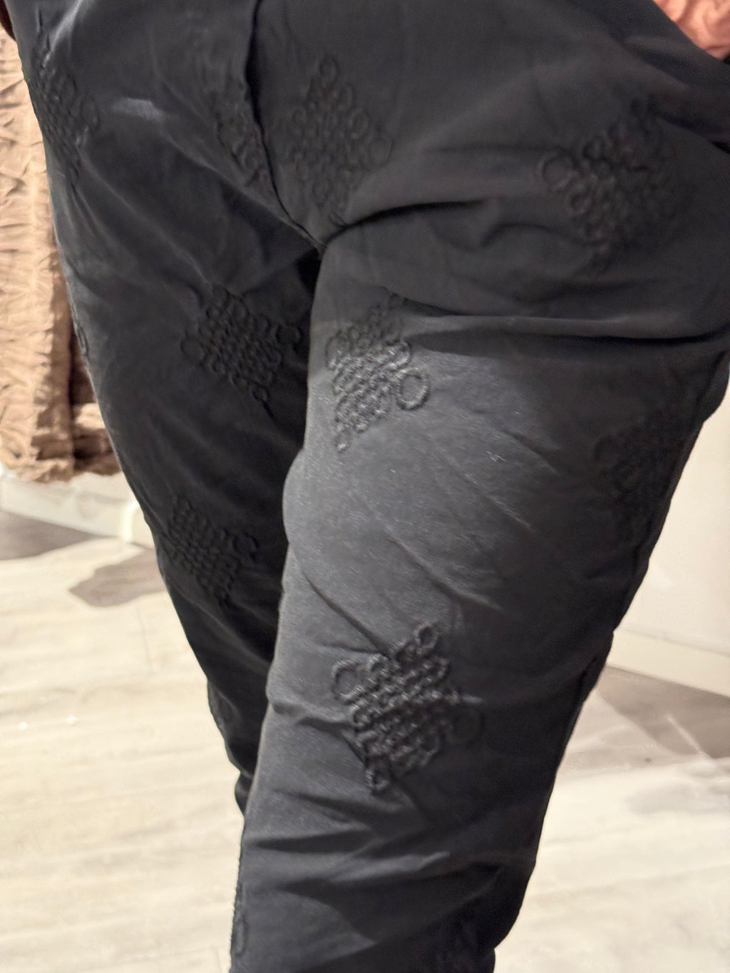 MIRACLE PANTS - EMBROIDERY BLACK