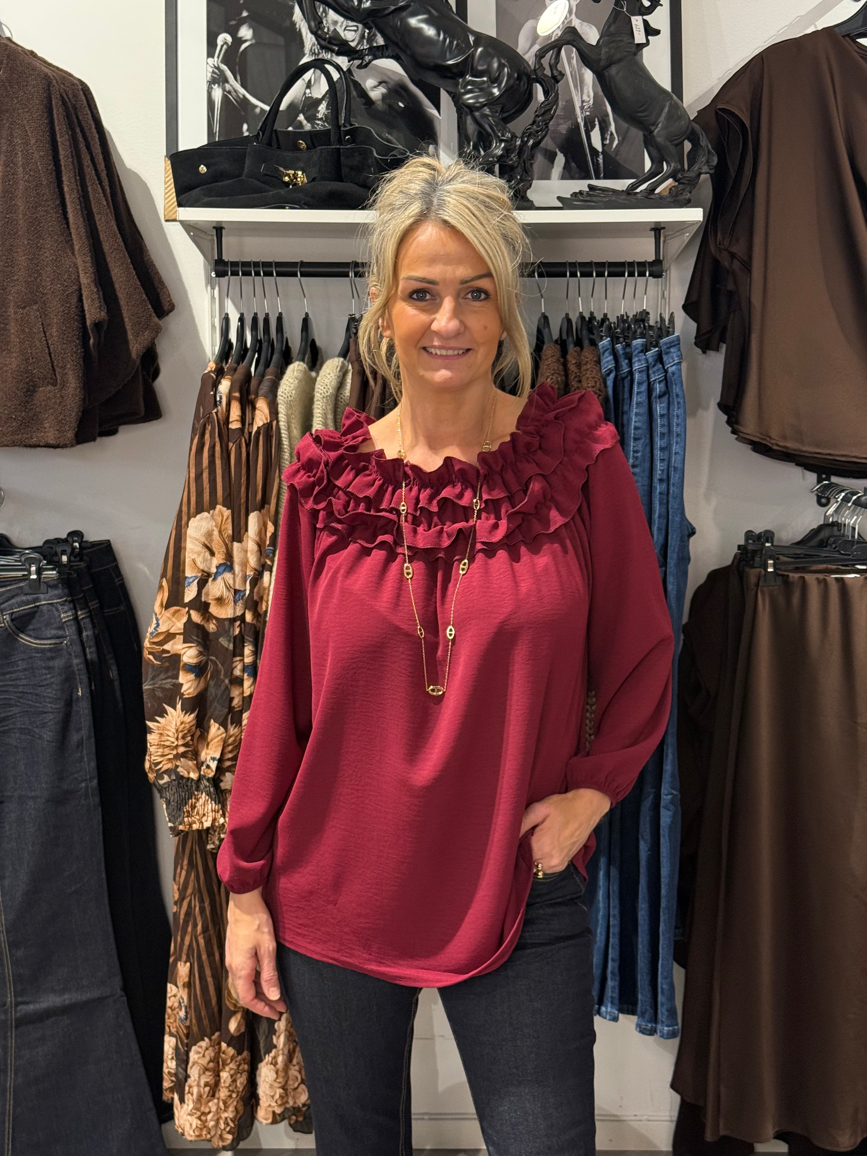 Blouse with ruffles - red