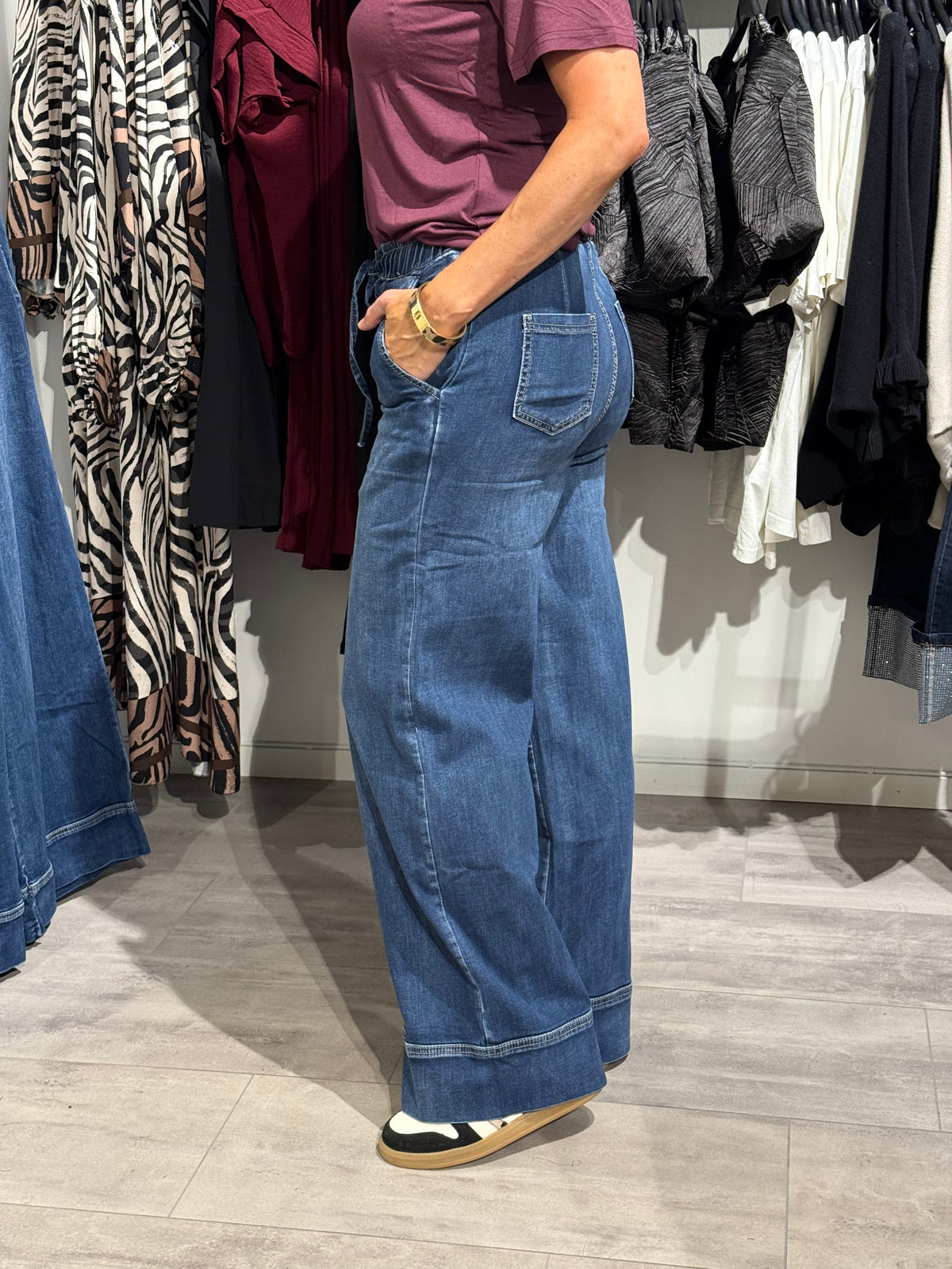 Raka vida jeans med resår
