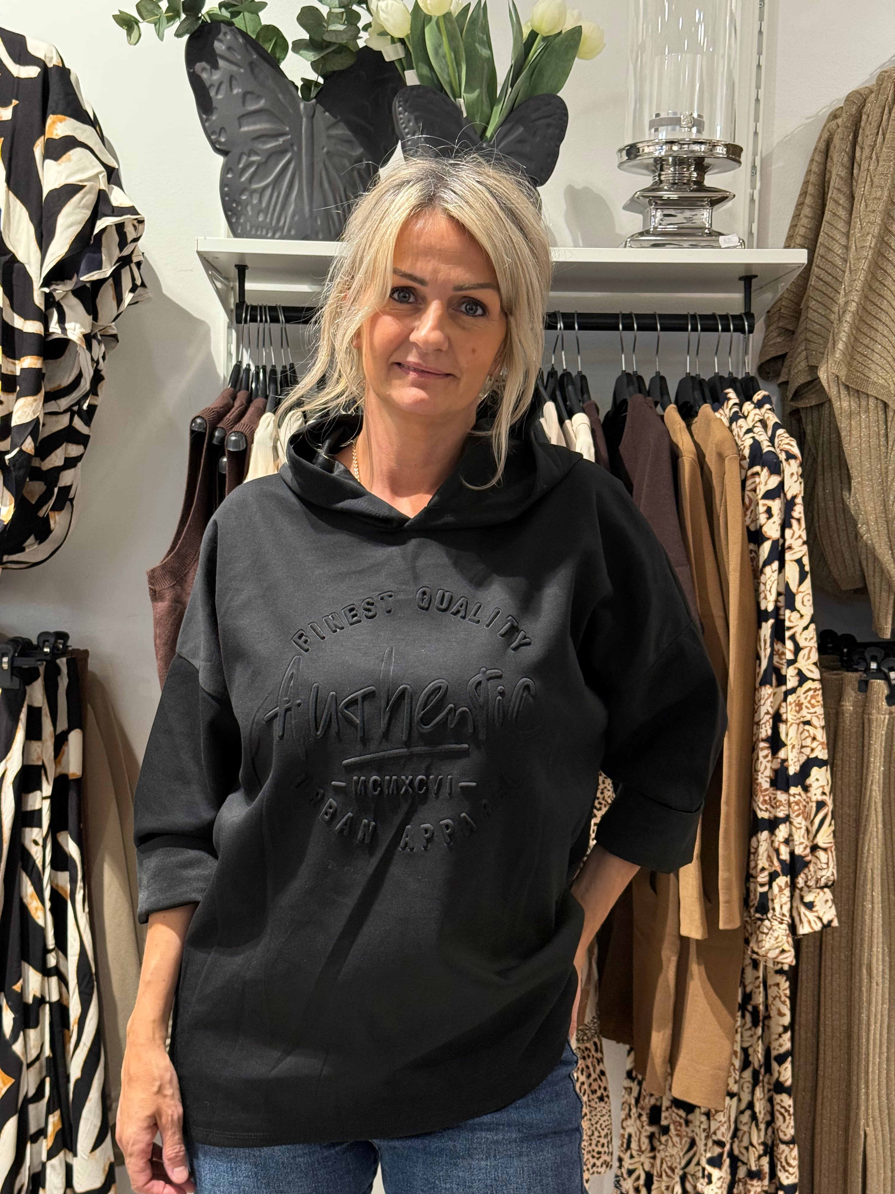 Hoodie-Authentic svart