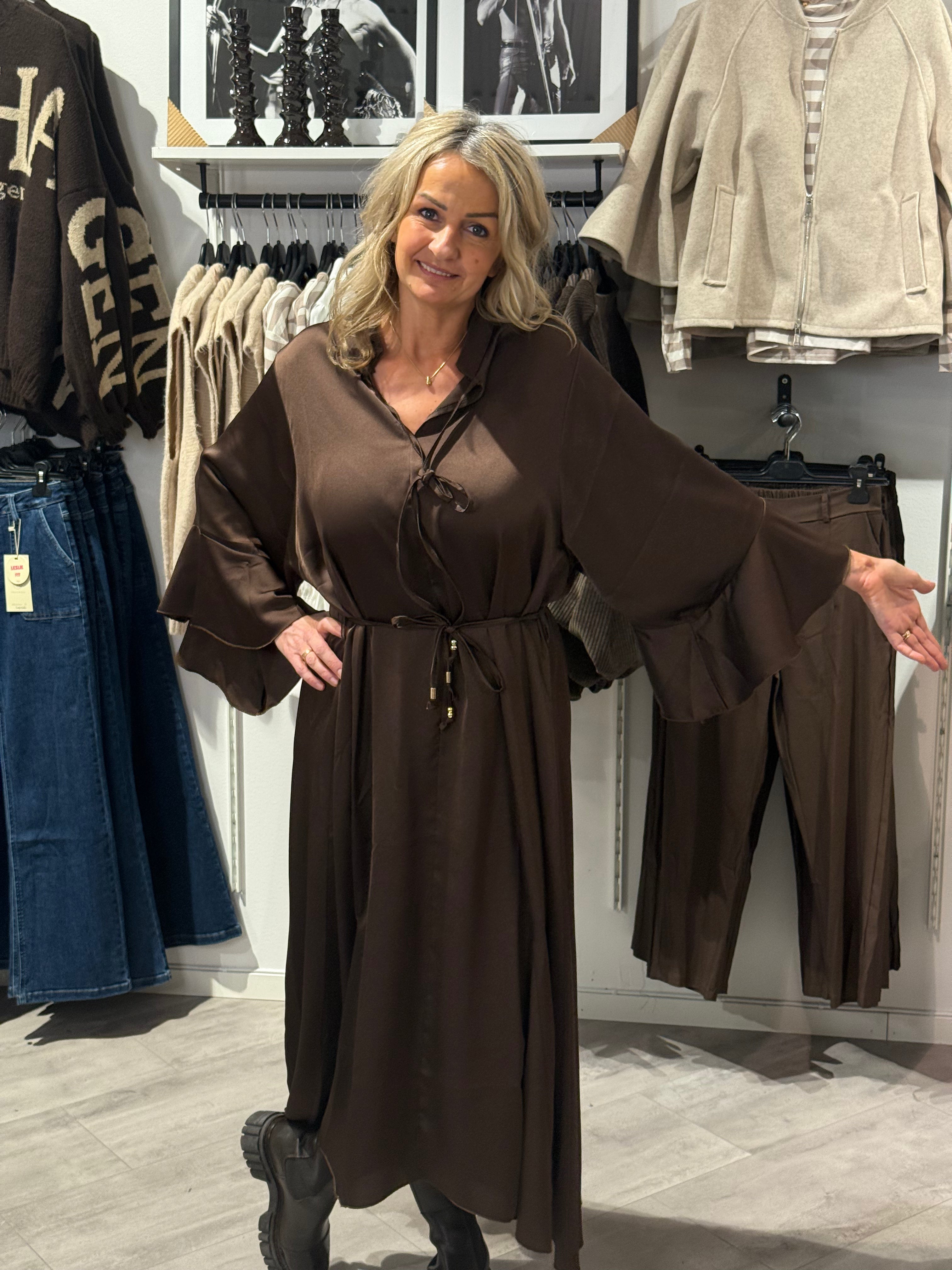 Satin klänning Camilla brun