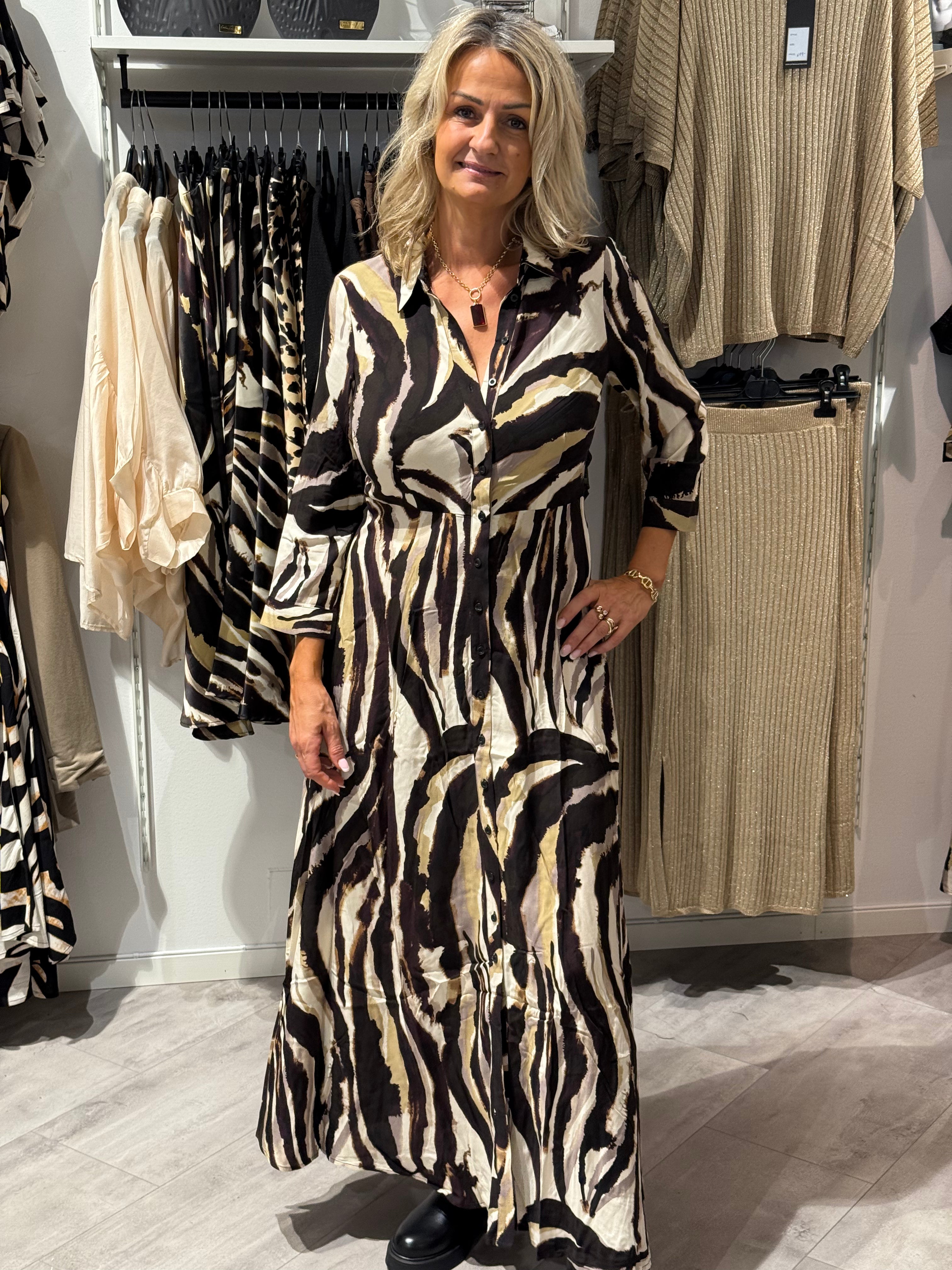 Savanna dress, sand shell/zebra