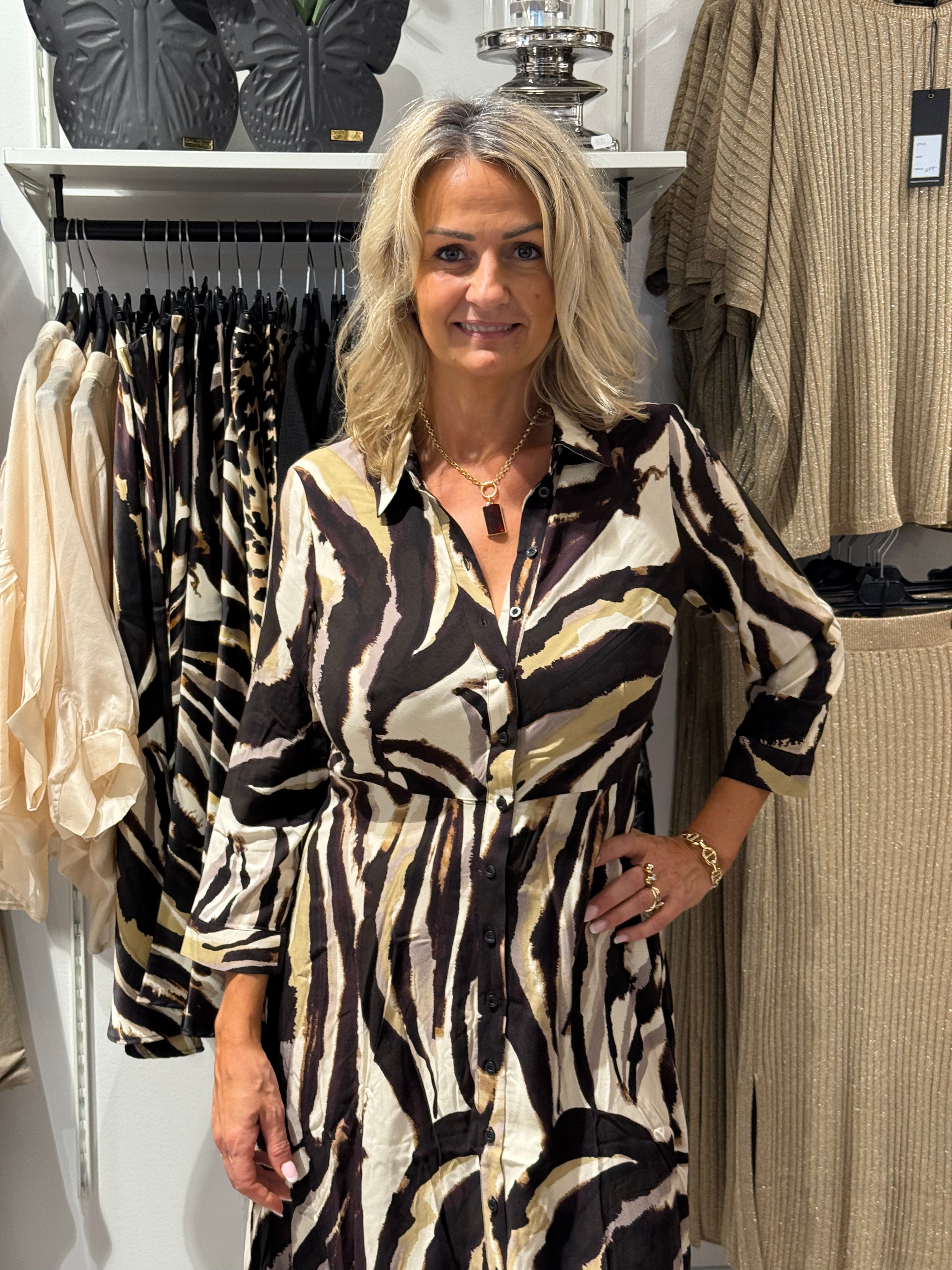 Savanna dress, sand shell/zebra