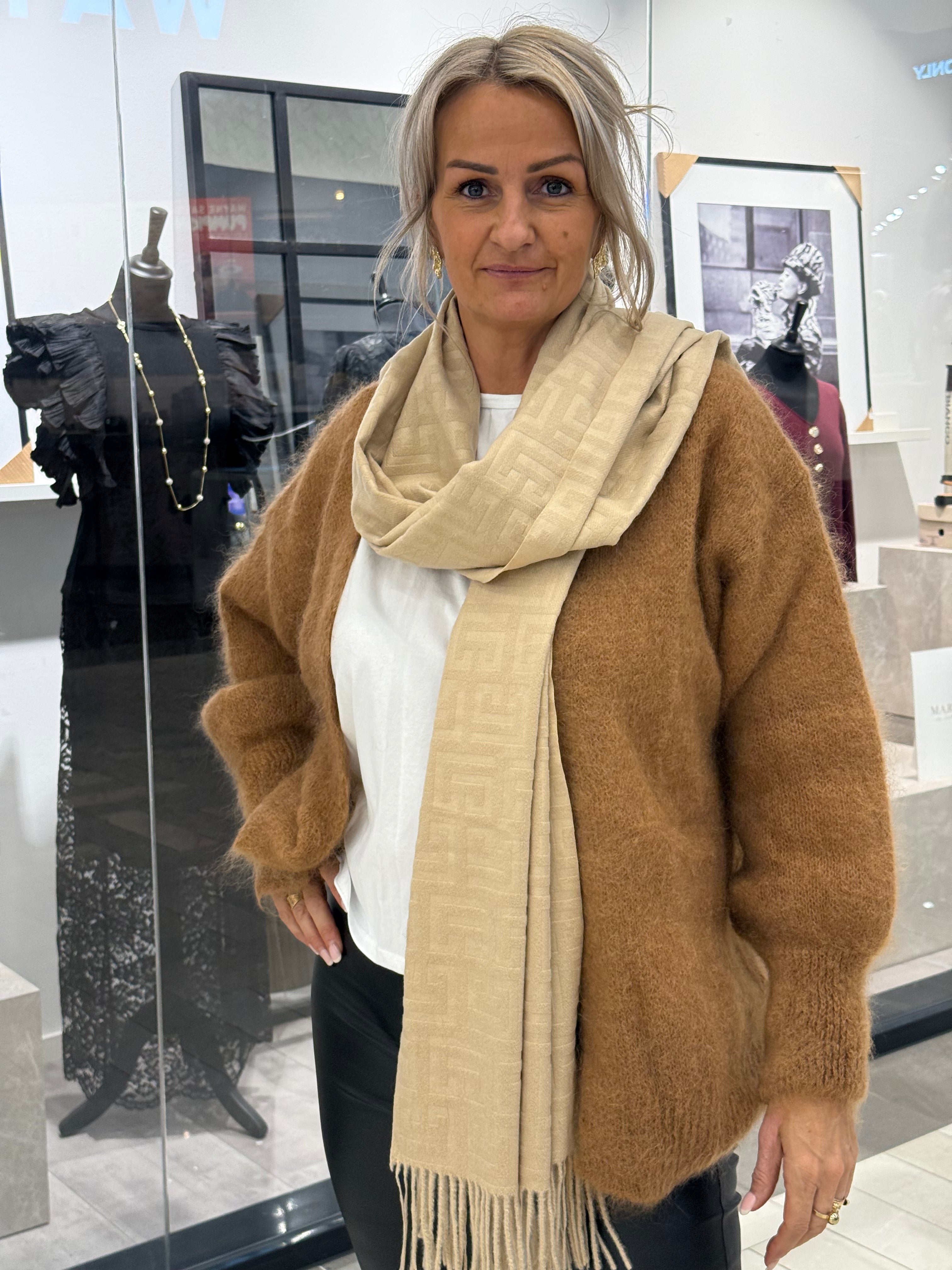 Mönstrad sjal med fransar beige