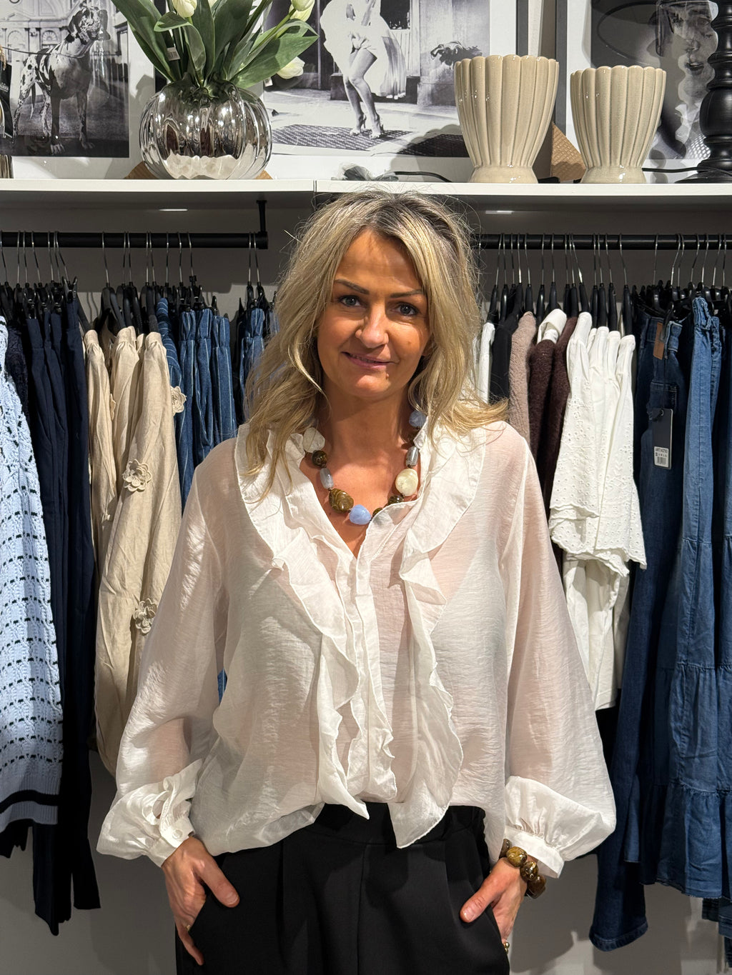 MdcNaira Shirt - white