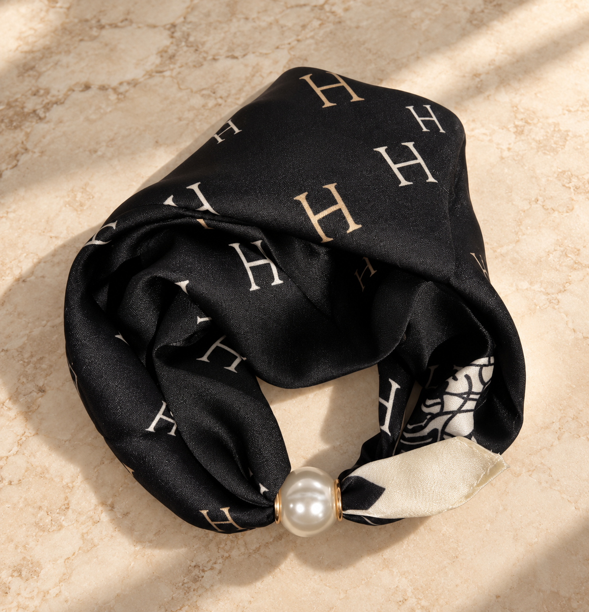 Scarf magnetspänne - black H