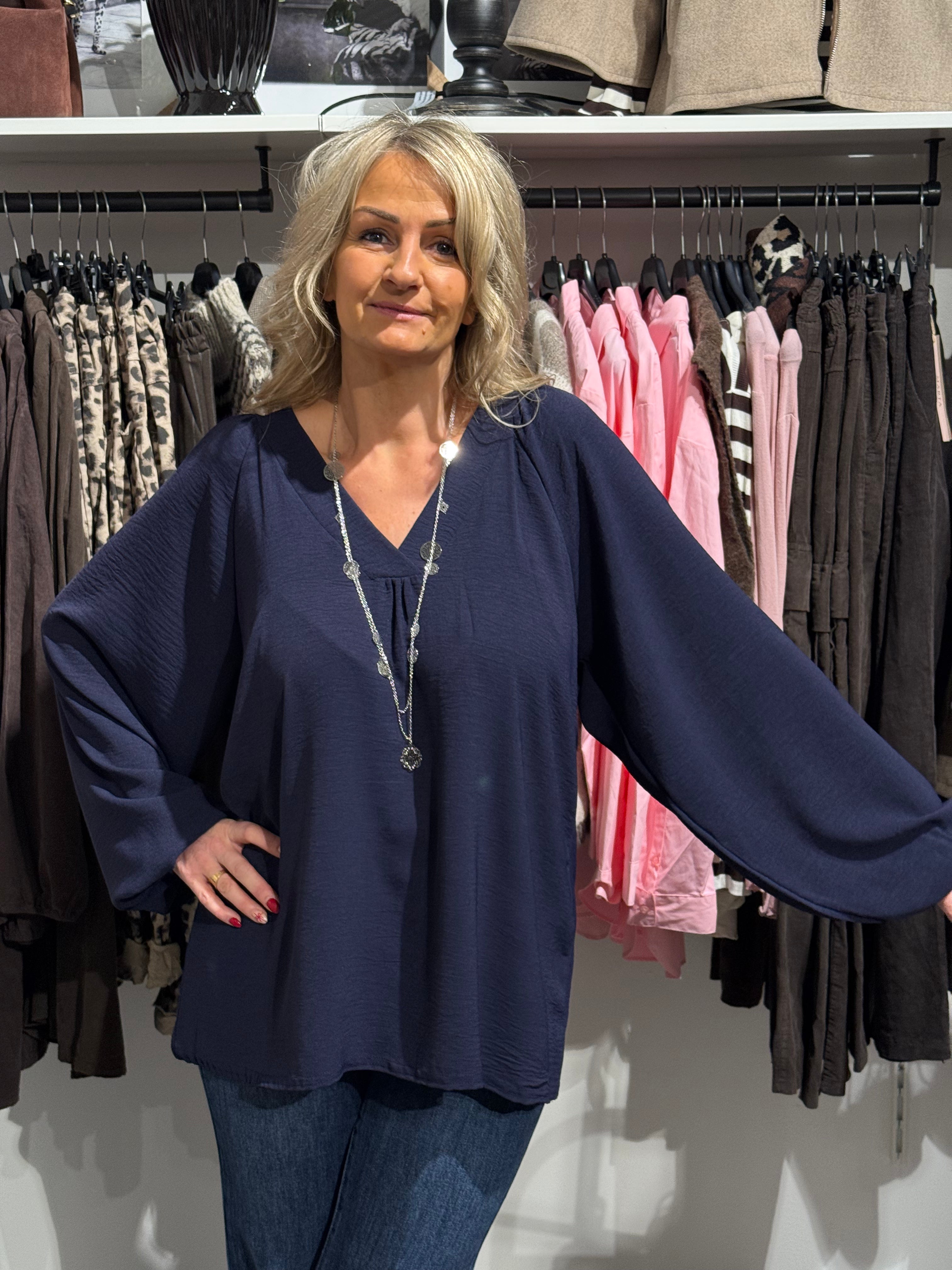 V-ringad blus mörkblå