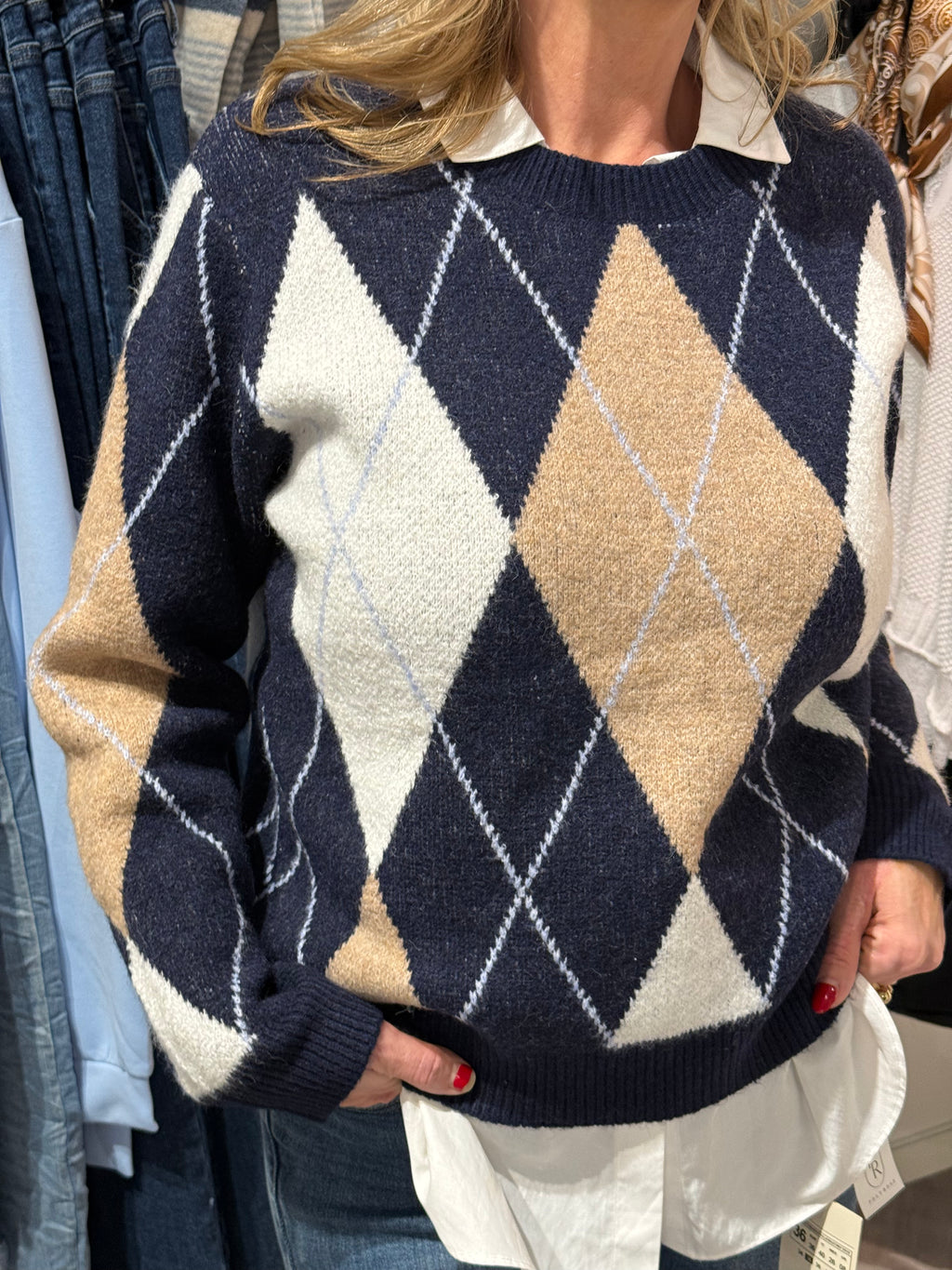 Stickad tröja rombmönster blå/cream/ kamel