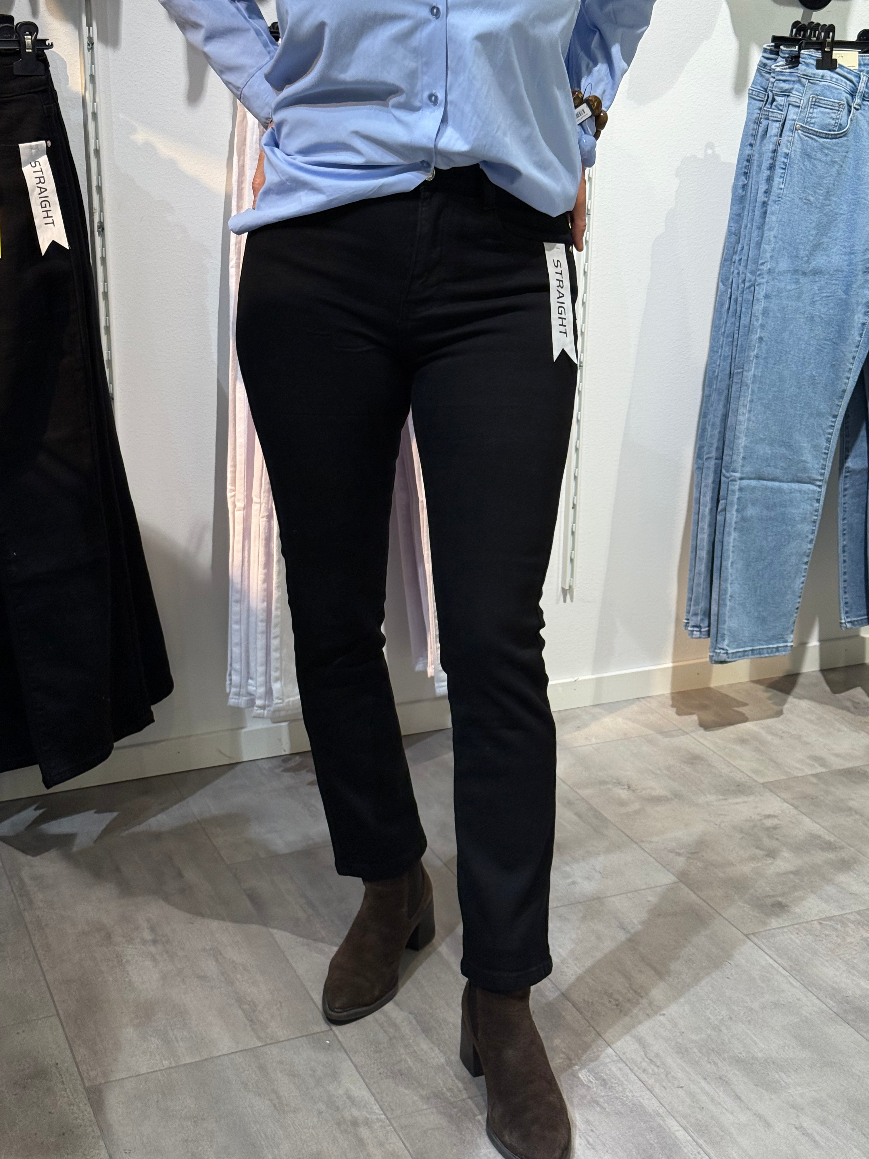 Straight jeans- svart