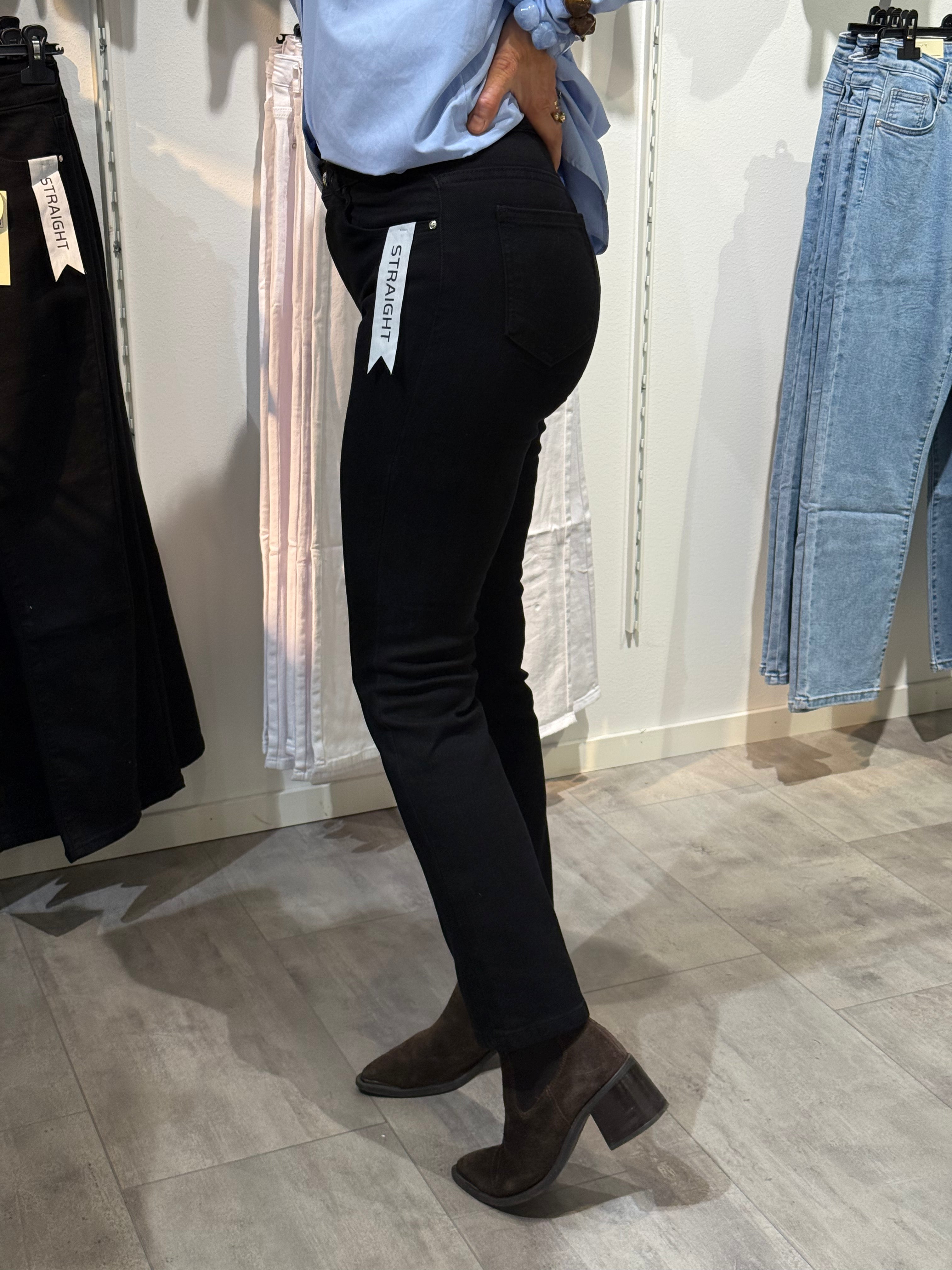 Straight jeans- svart