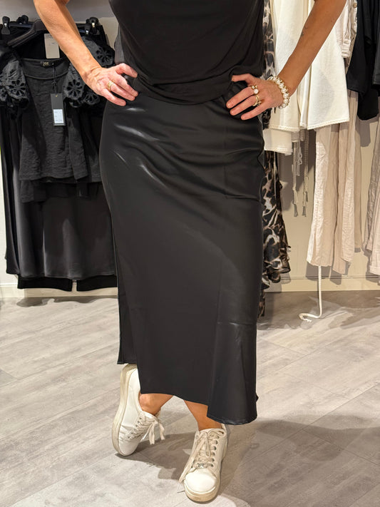 Pella skirt black
