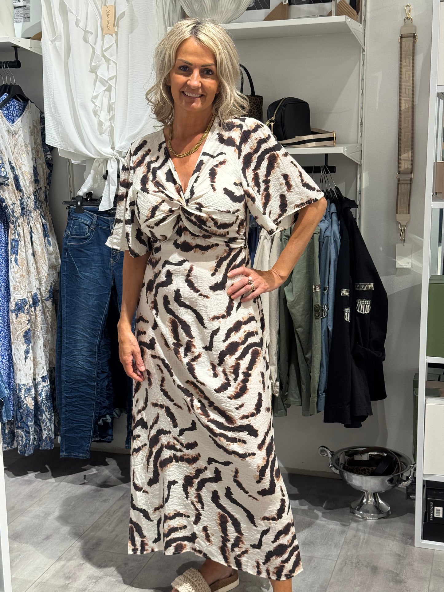 Sandra dress brun