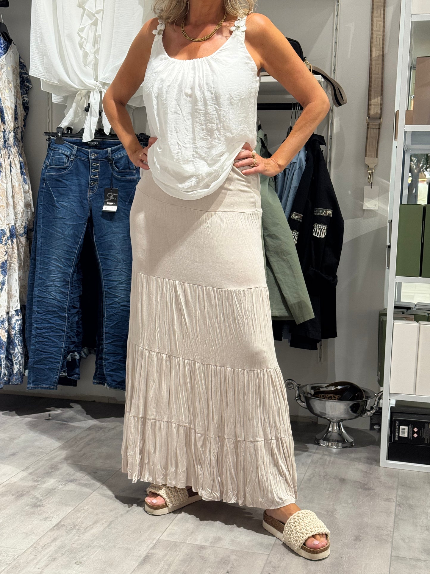 Mjuk viskos kjol beige