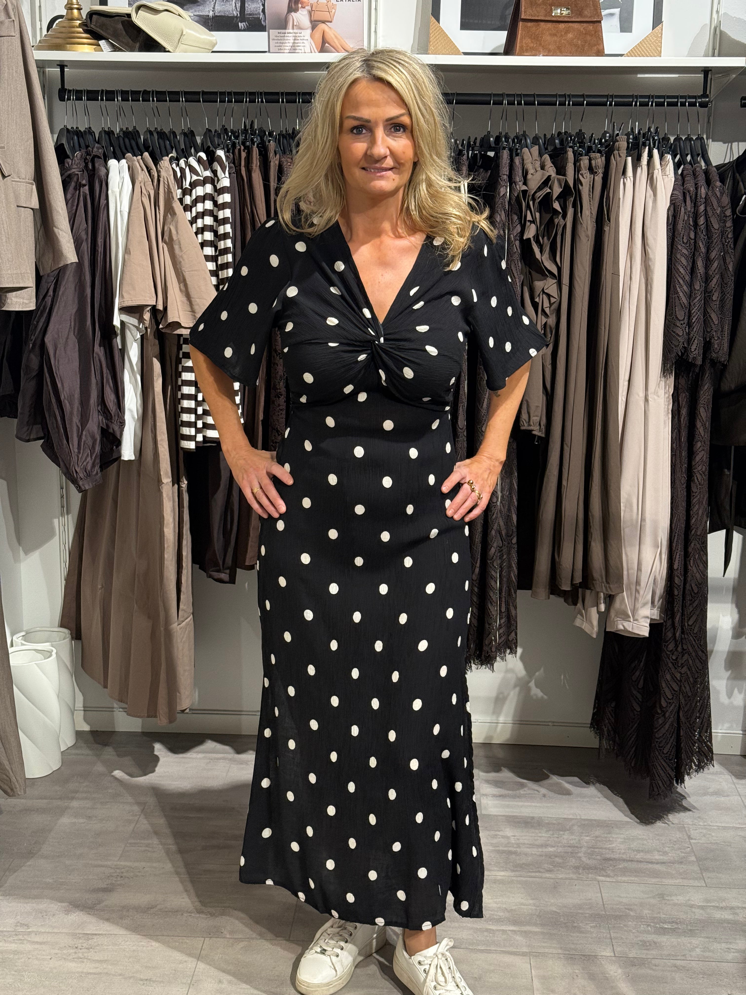 Klänning dot- black