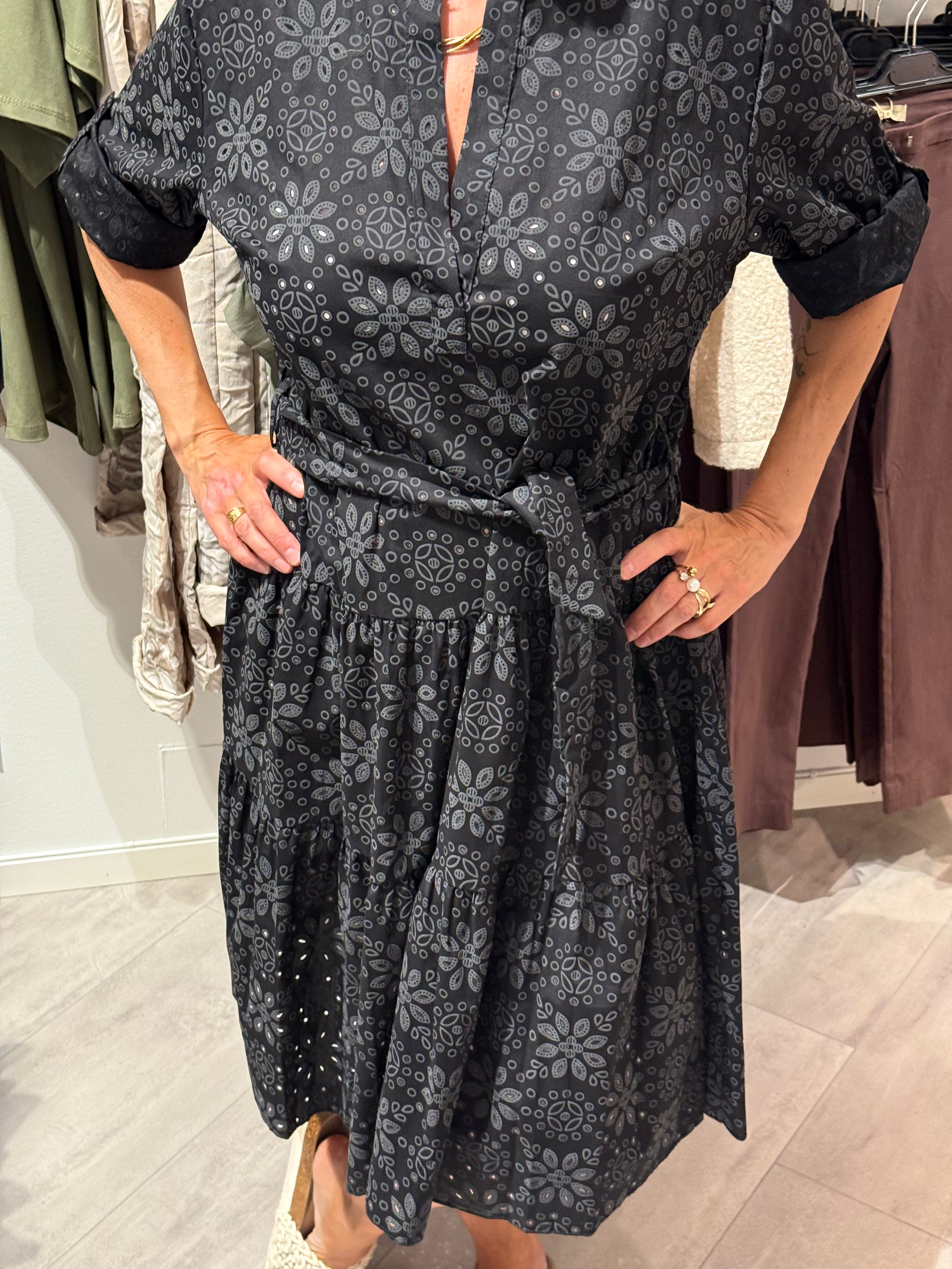 Cut-out midi dress black