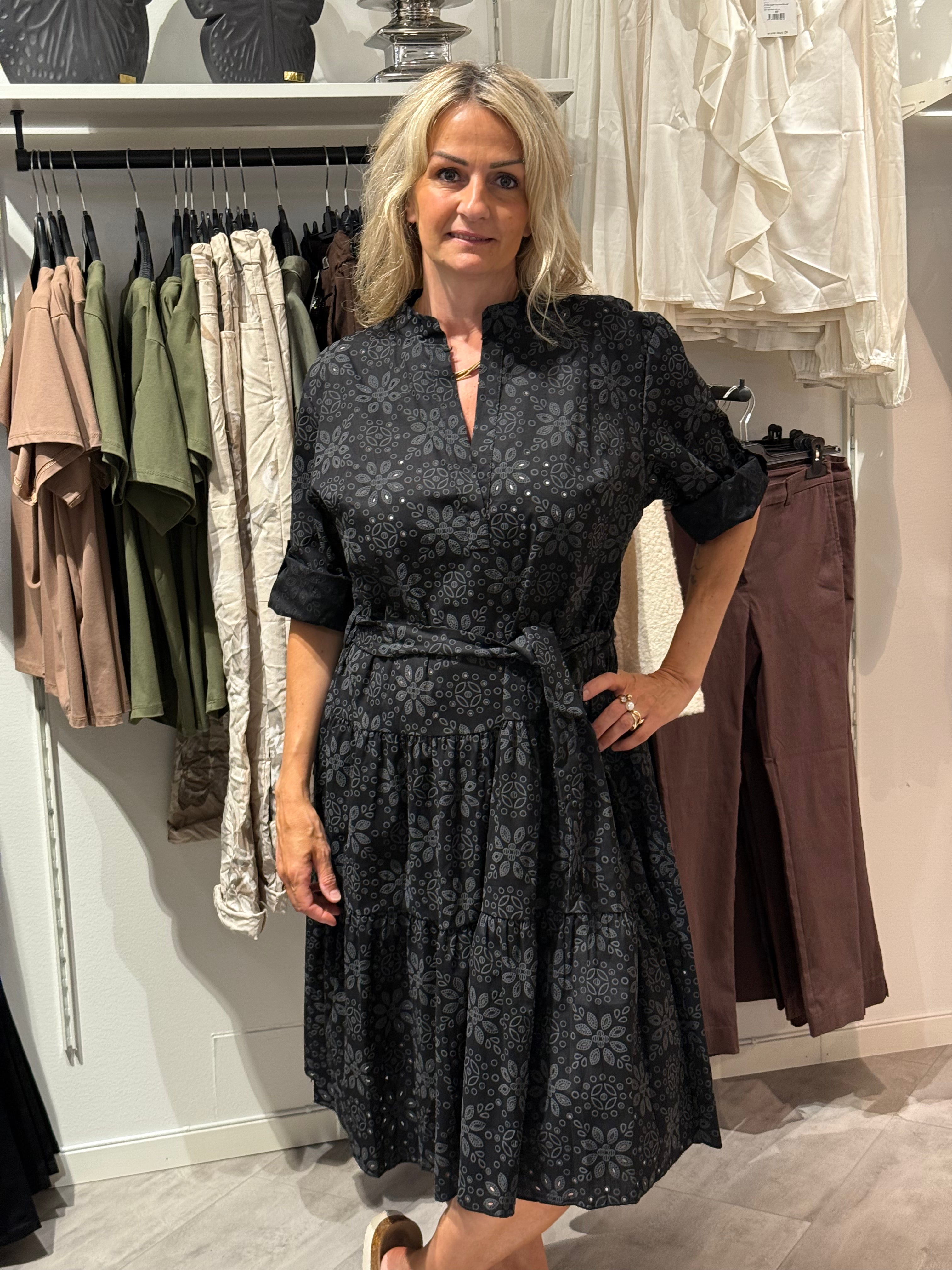 Cut-out midi dress black